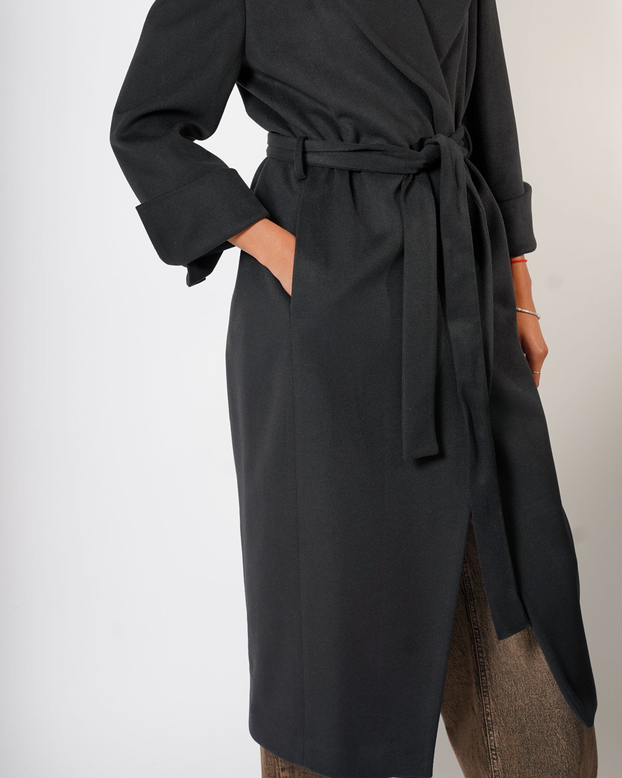 Cappotto lungo con cintura rimovibile con spacco sui polsi- Miranda