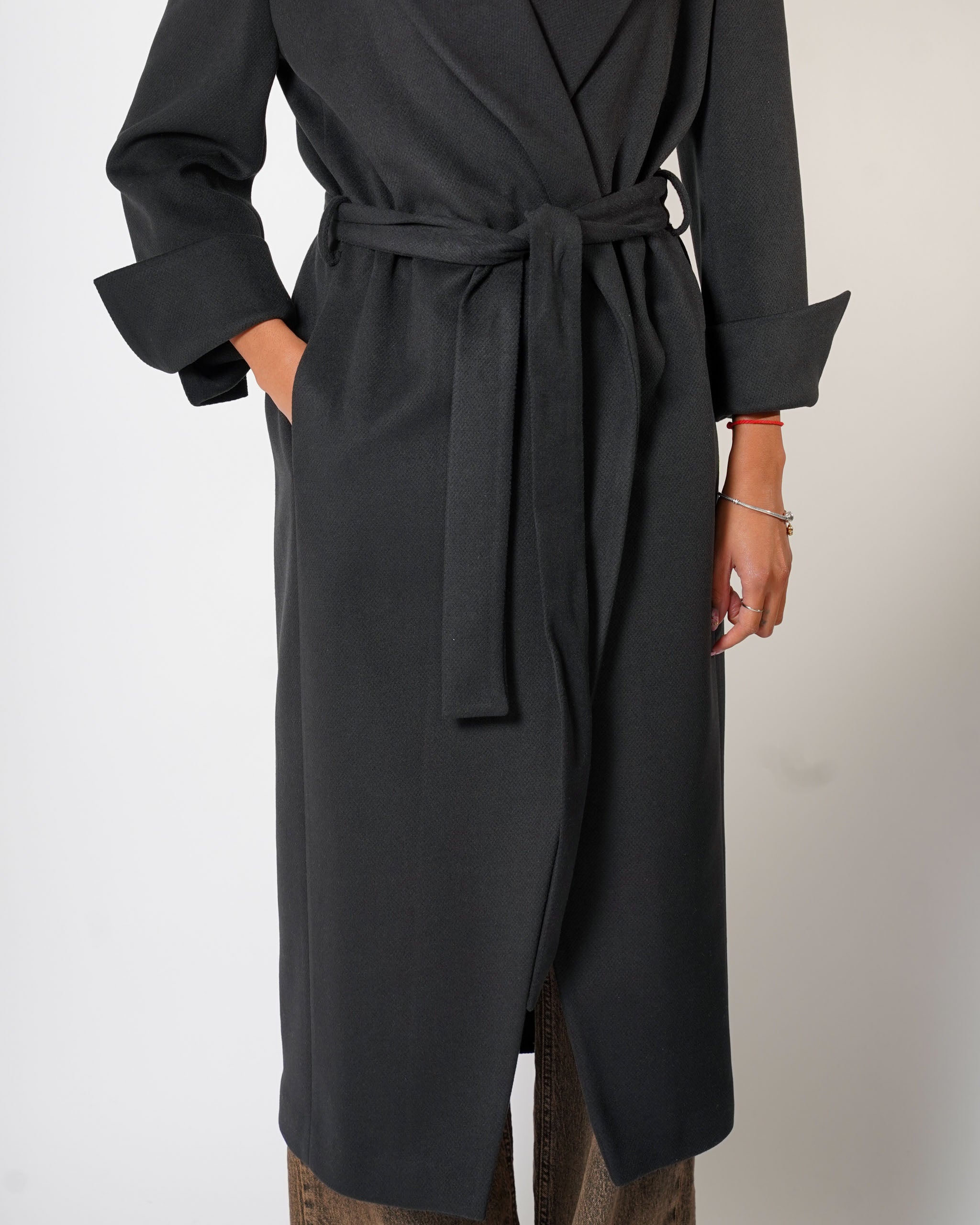 Cappotto lungo con cintura rimovibile con spacco sui polsi- Miranda