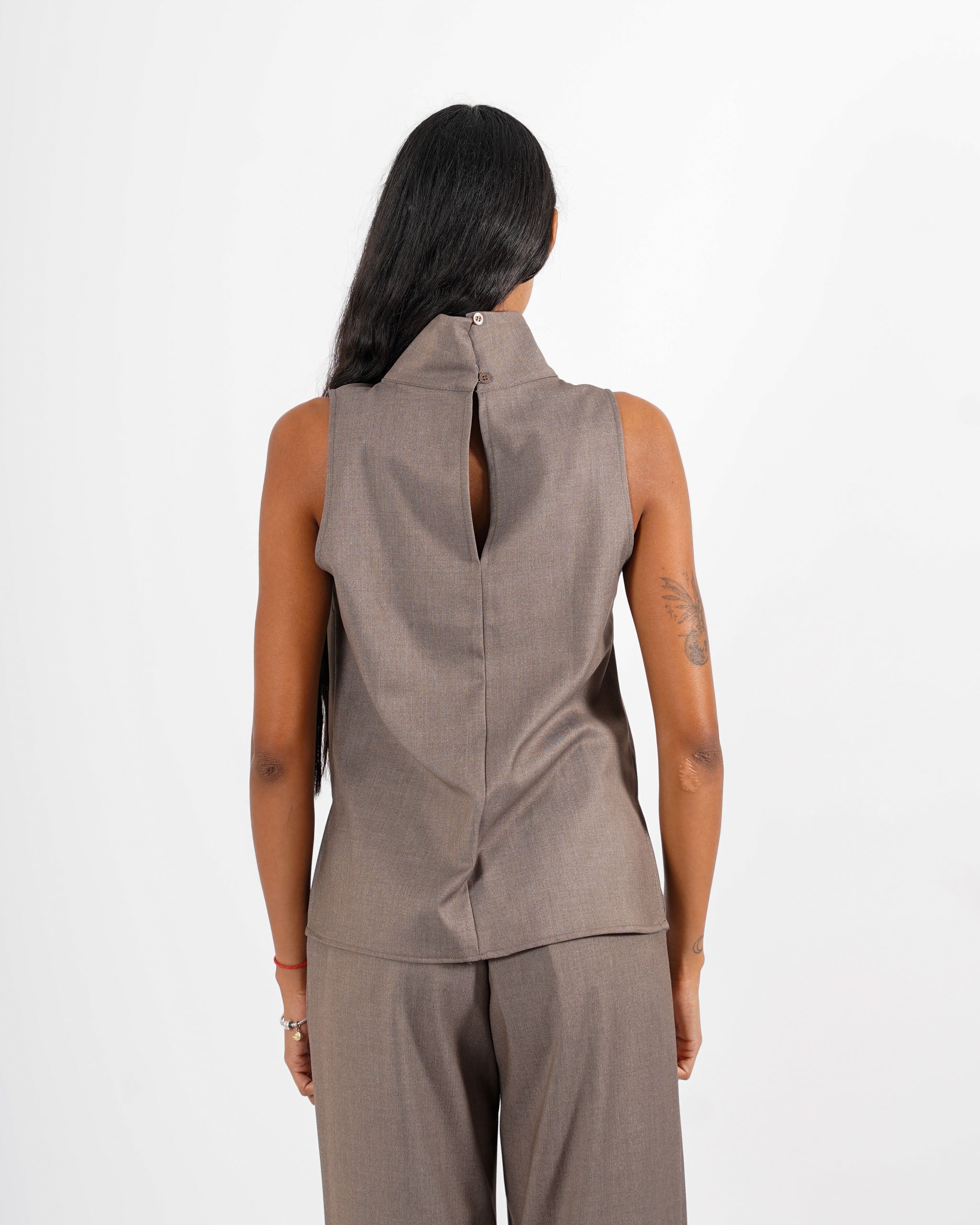 Blusa smanicata in tessuto fresco lana - Magnolia