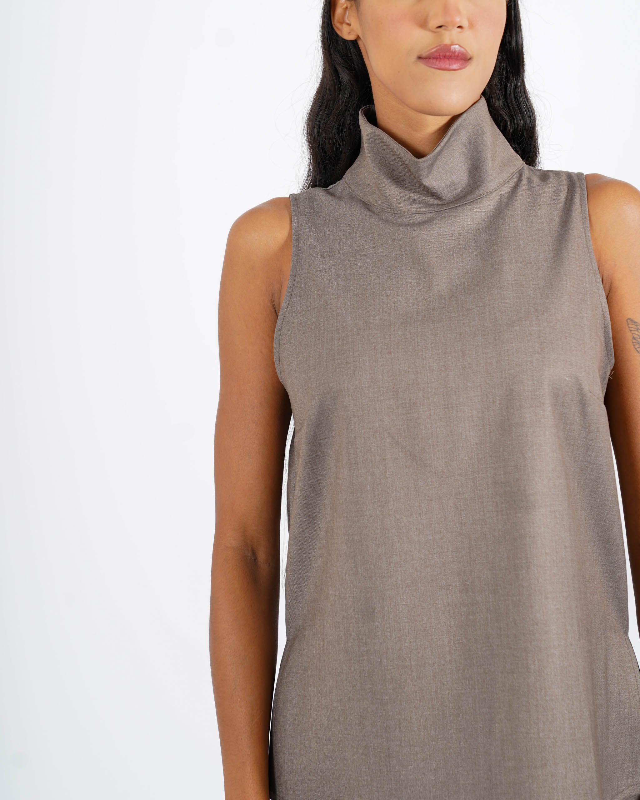 Blusa smanicata in tessuto fresco lana - Magnolia