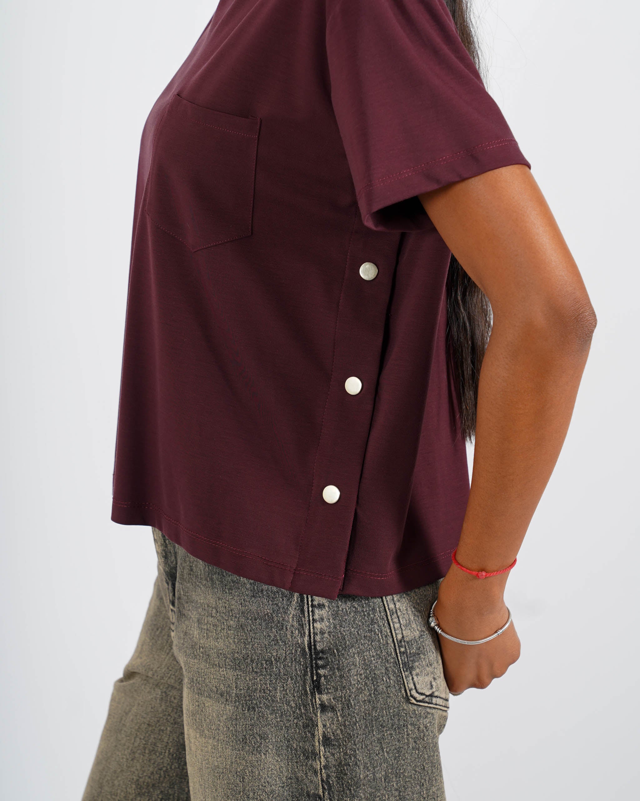 Shirt girocollo mezza manica con bottoni oro - Calibrata