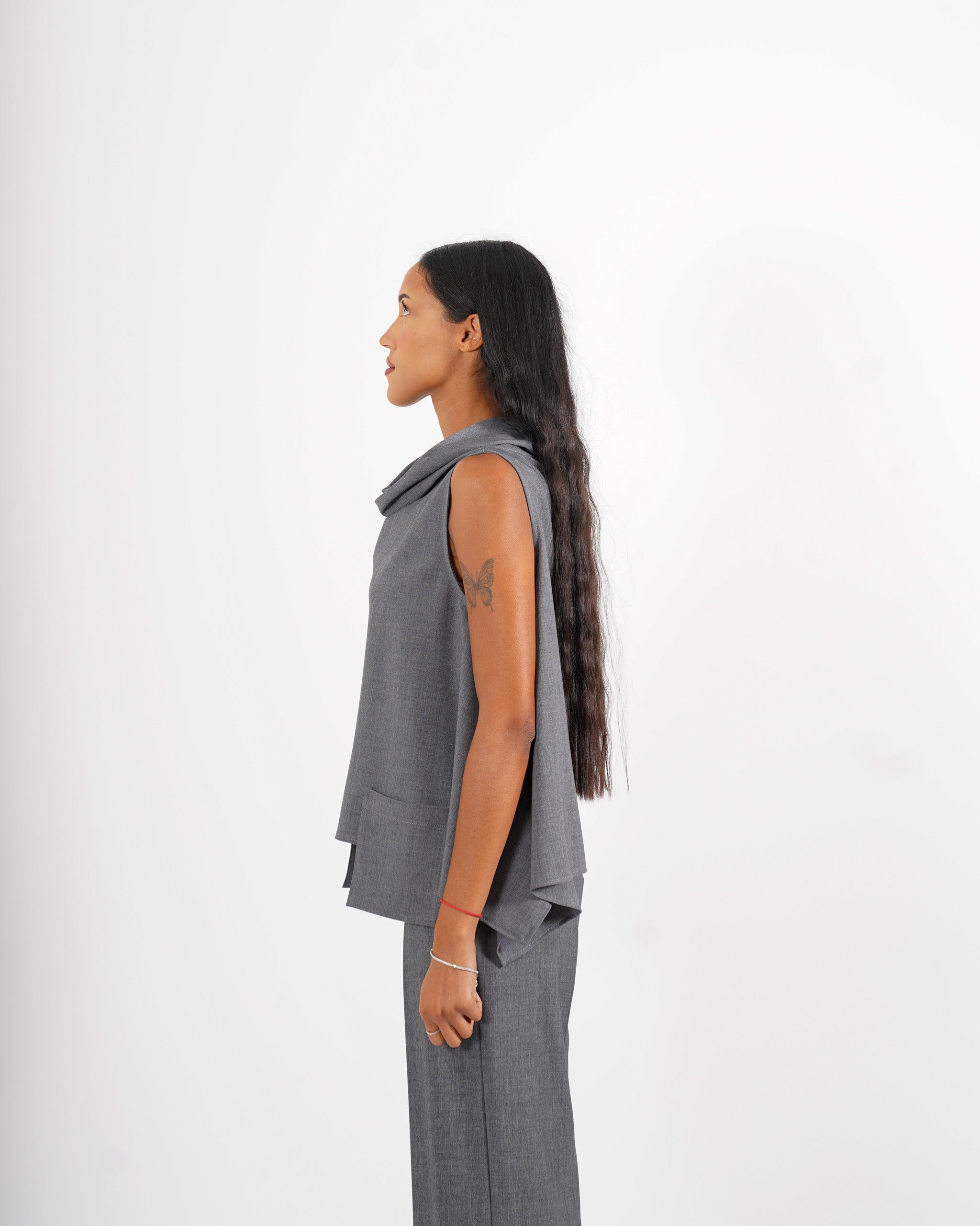 Blusa smanicata asimmetrica - Mirata