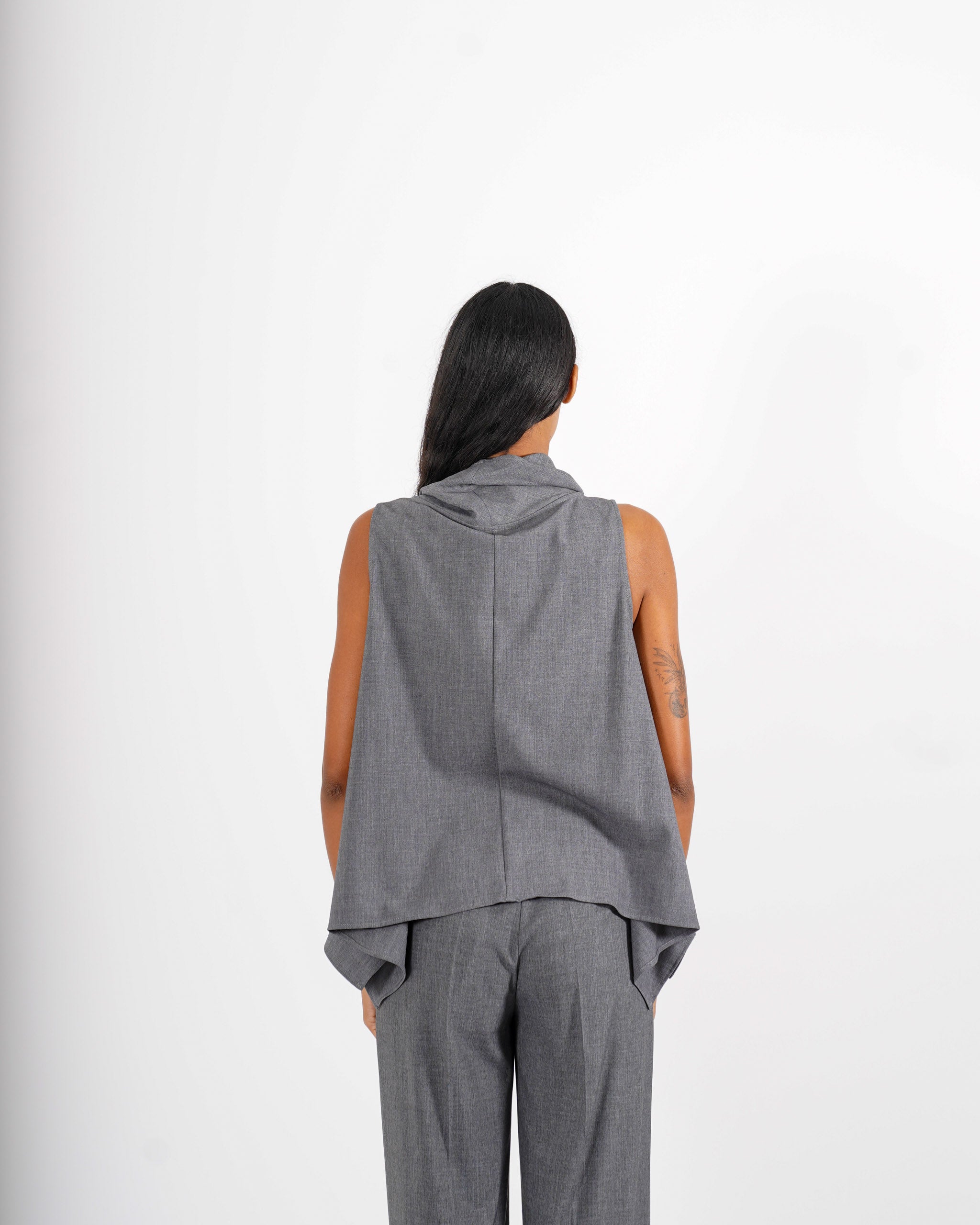 Blusa smanicata asimmetrica - Mirata