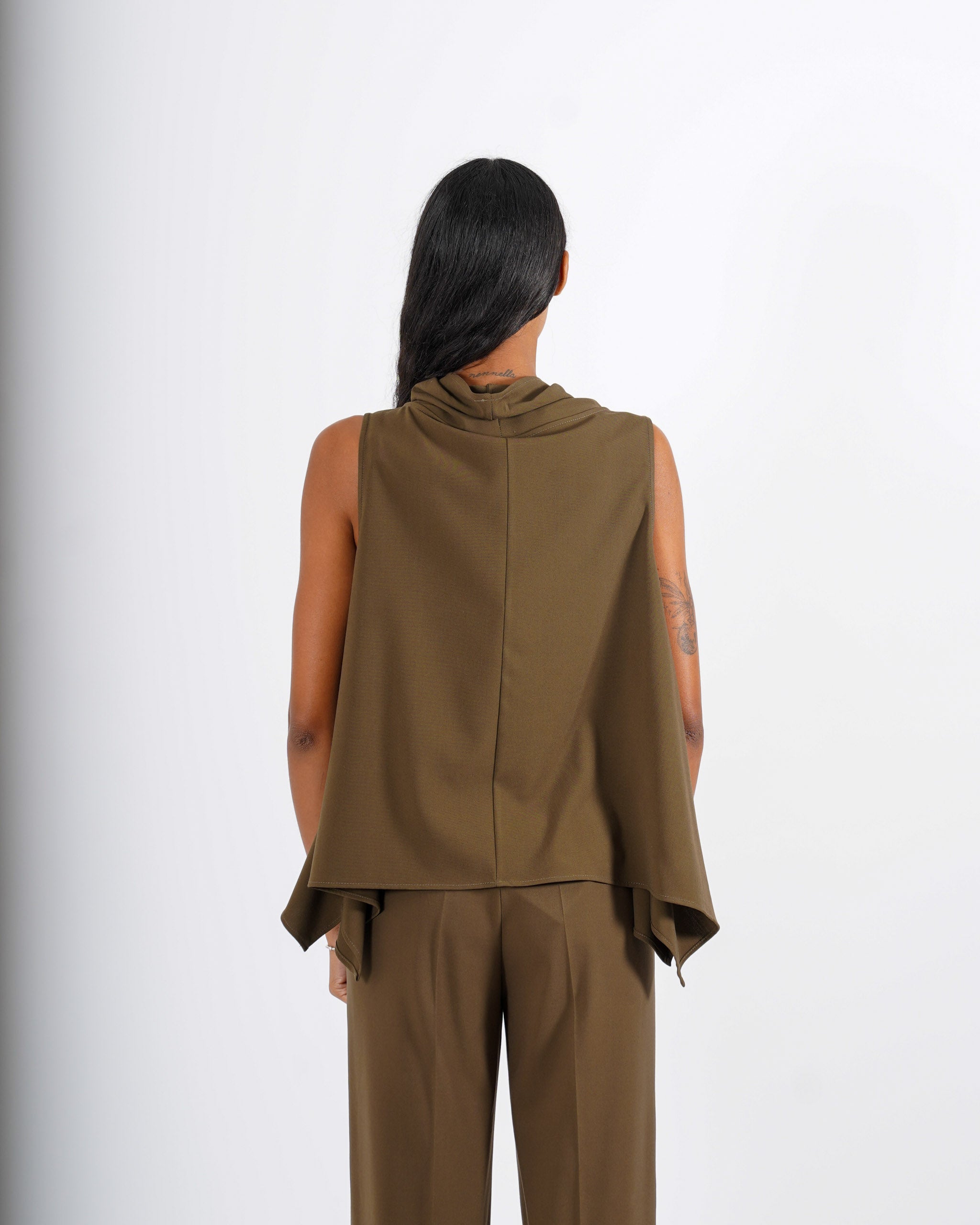 Blusa smanicata asimmetrica - Mirata