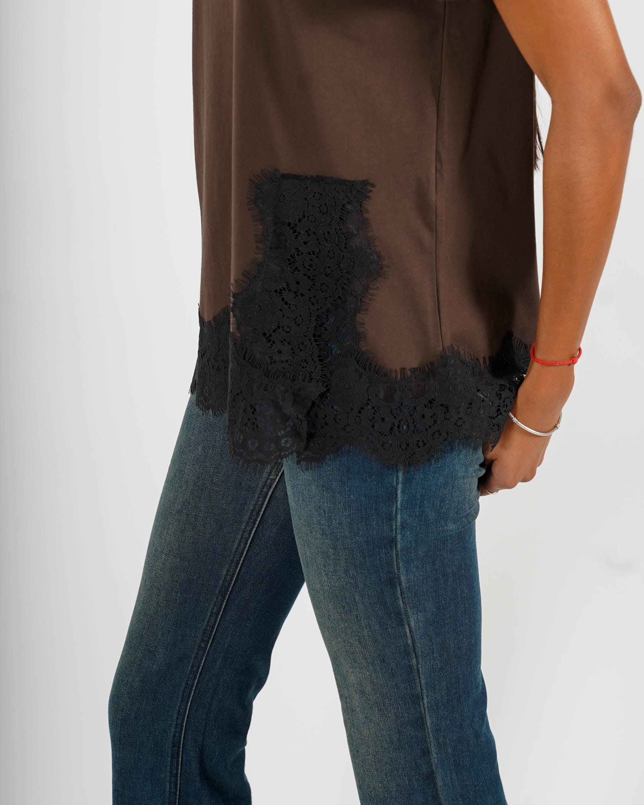 Shirt girocollo con profilo in pizzo macramè - Jabalia