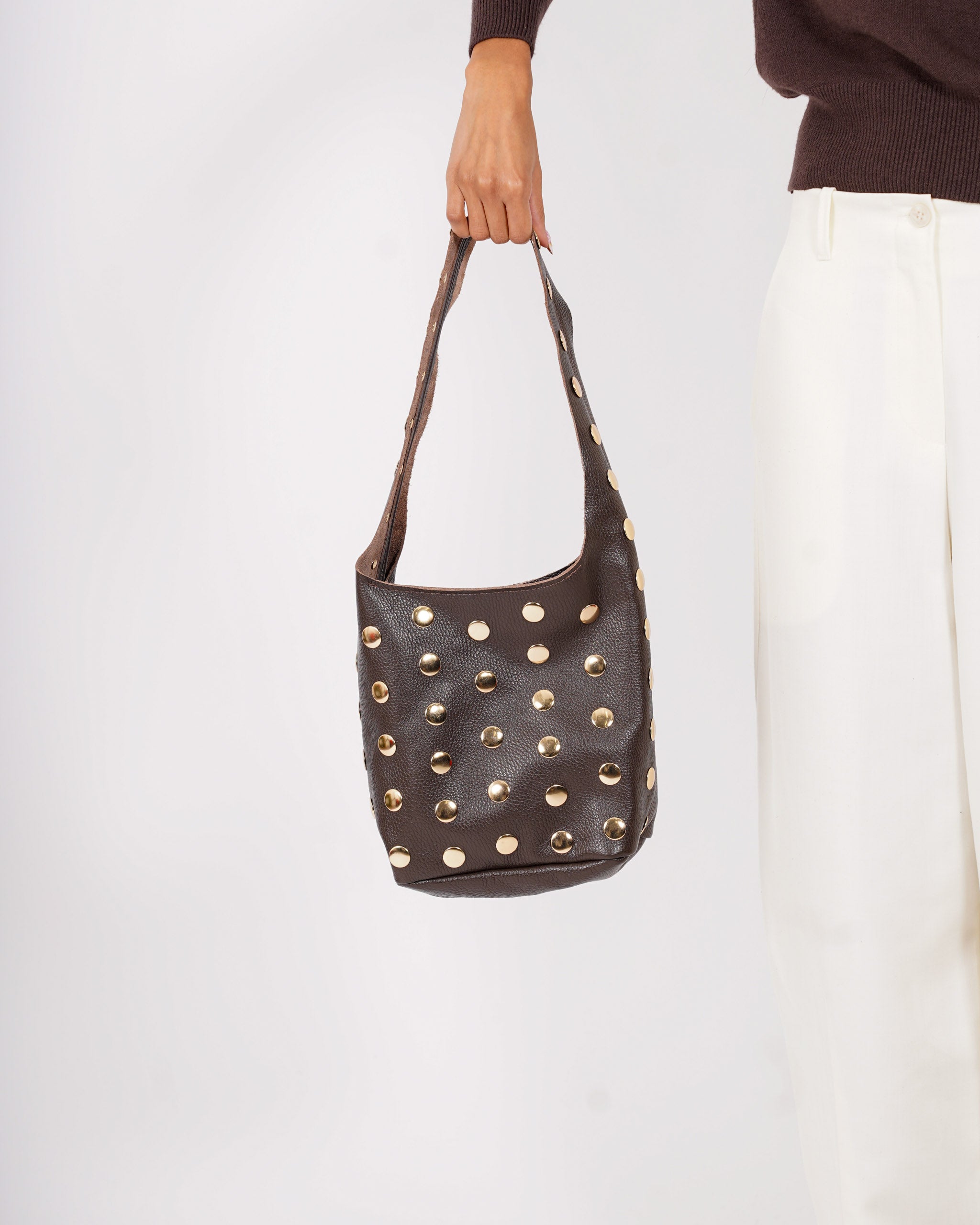 Borsa secchiello con accessori dorati - Drona