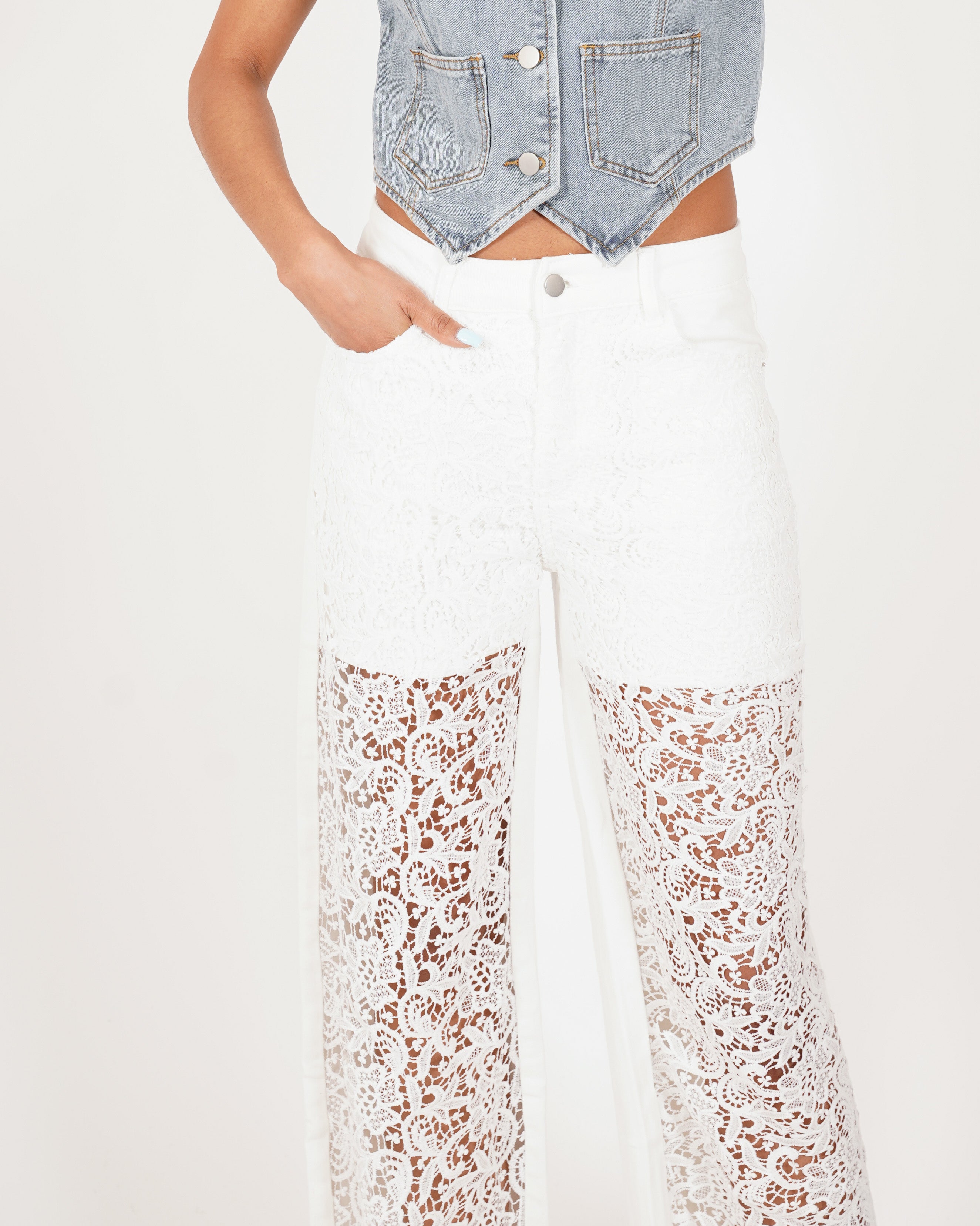 Pantaloni regular fit con ricamo in pizzo macramè - Anisa