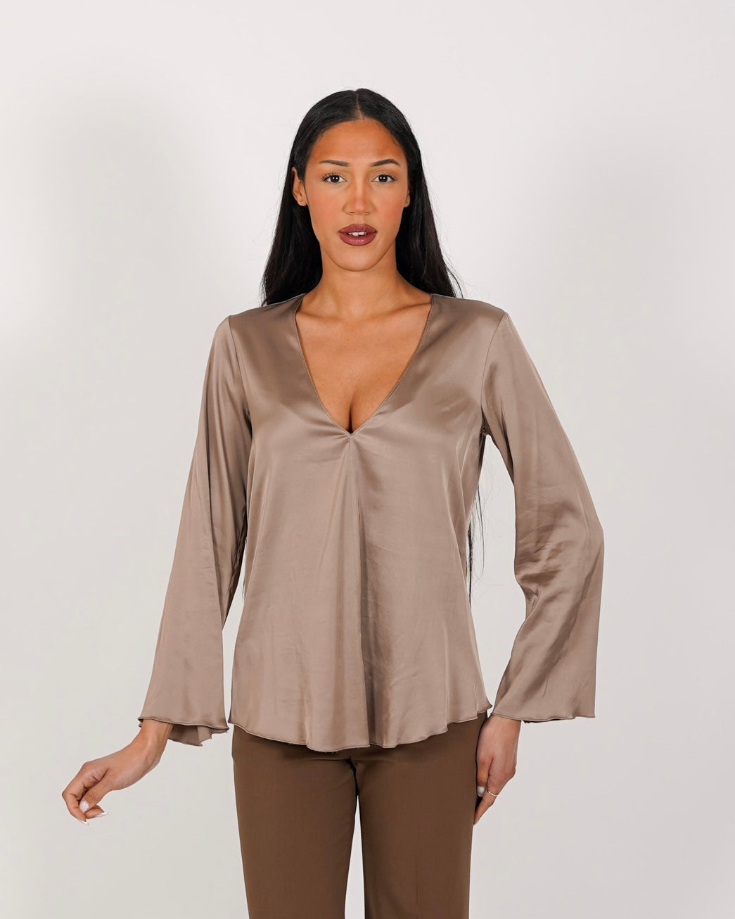 Blusa scollo a v manica lunga in raso - Carrà