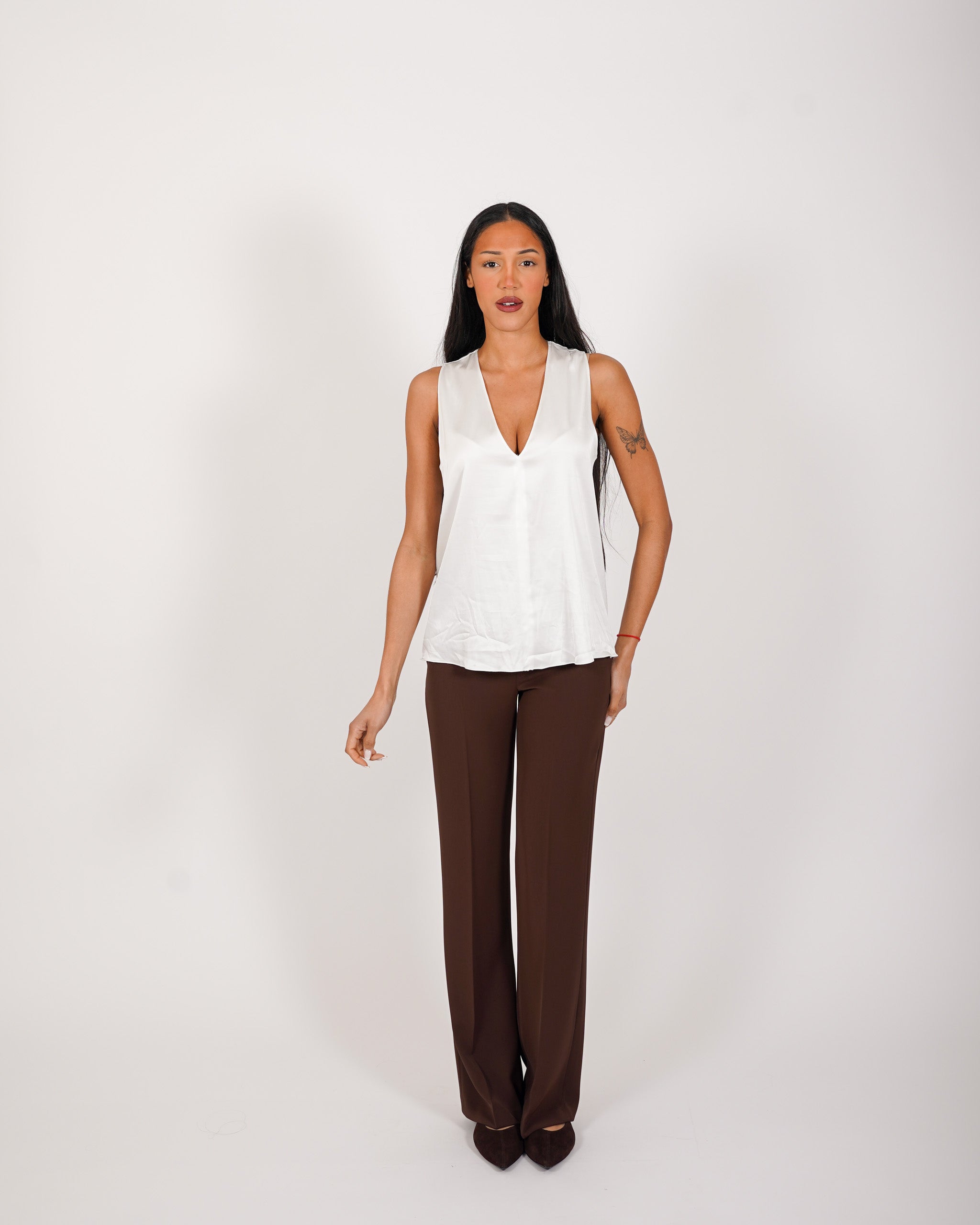 Blusa smanicata scollo a v in raso - Pausini