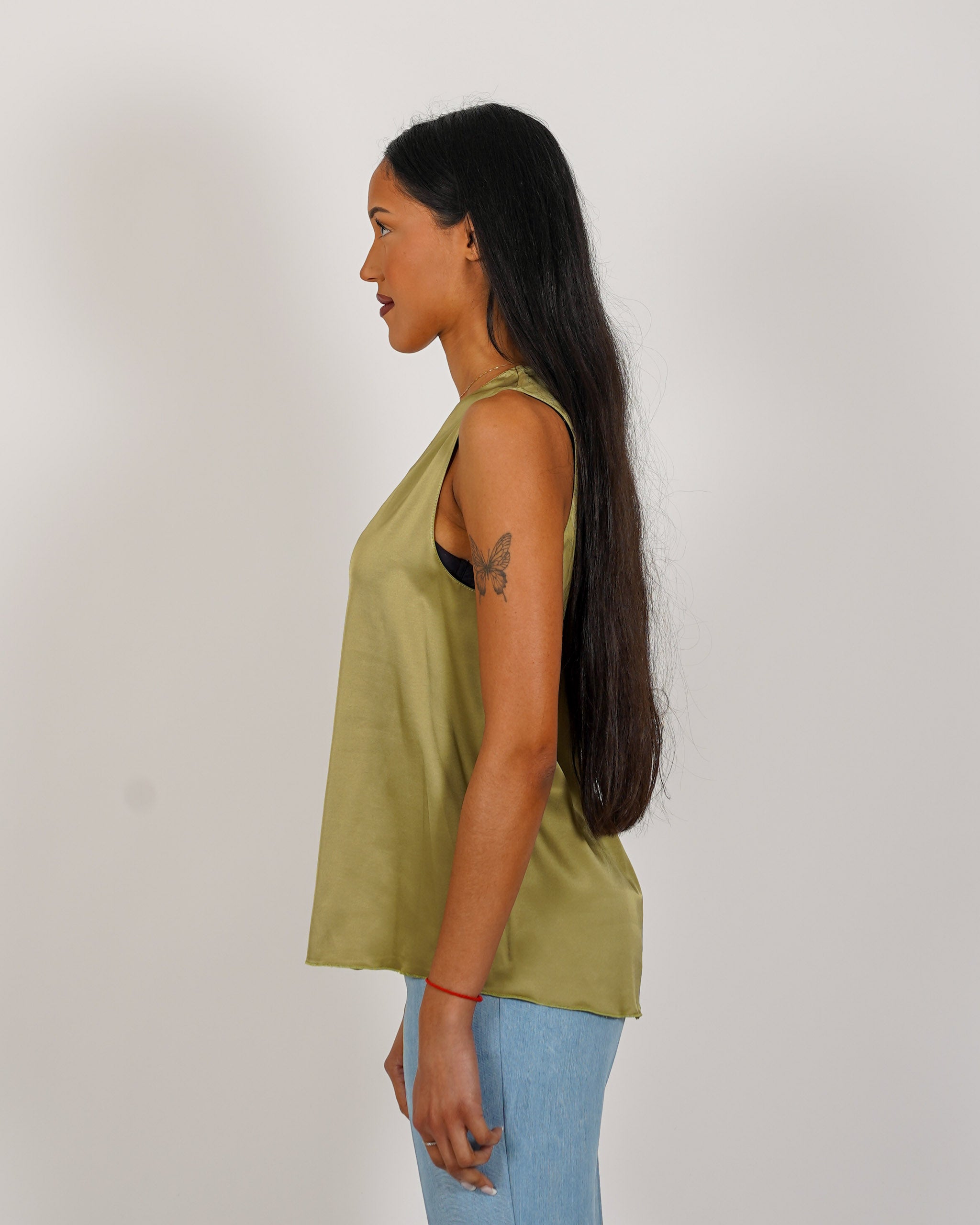 Blusa smanicata scollo a v in raso - Pausini