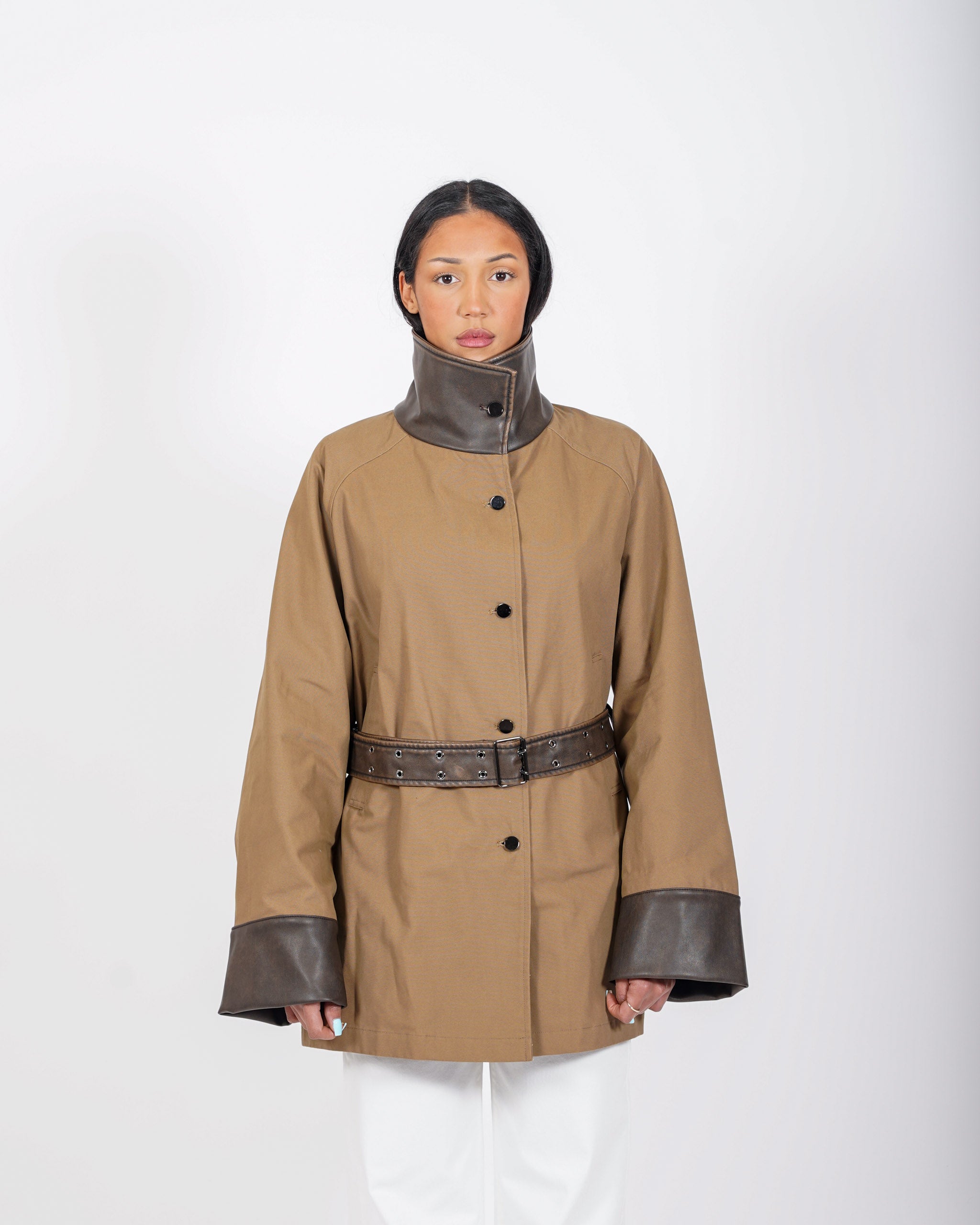 Trench con cintura e profili in contrasto - Newton