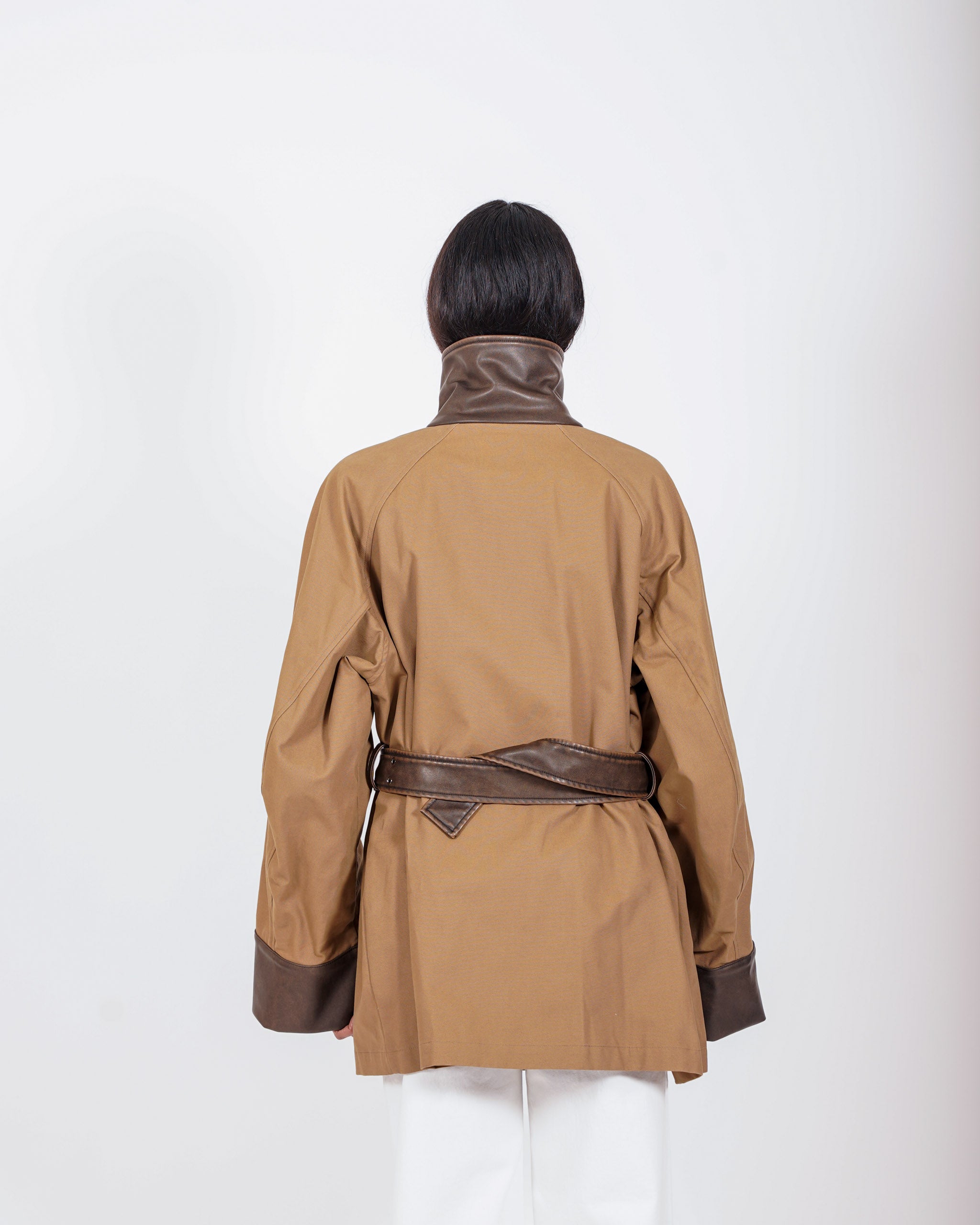 Trench con cintura e profili in contrasto - Newton