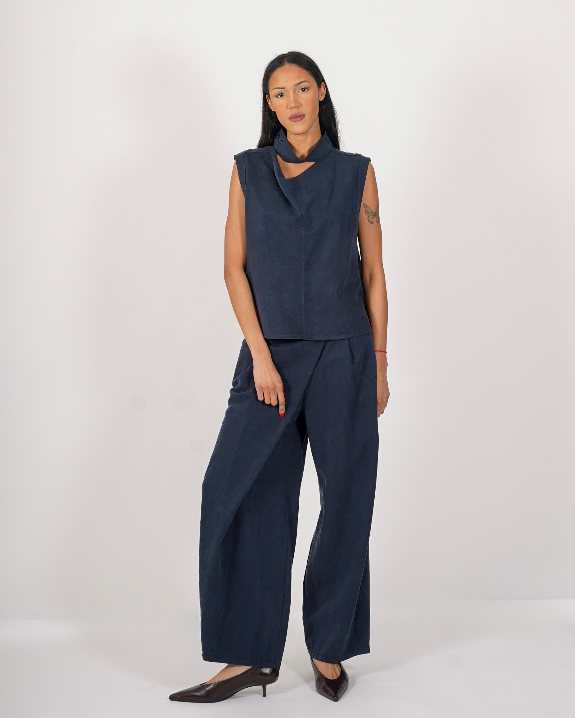 Blusa smanicata in tessuto fluido - Debbie