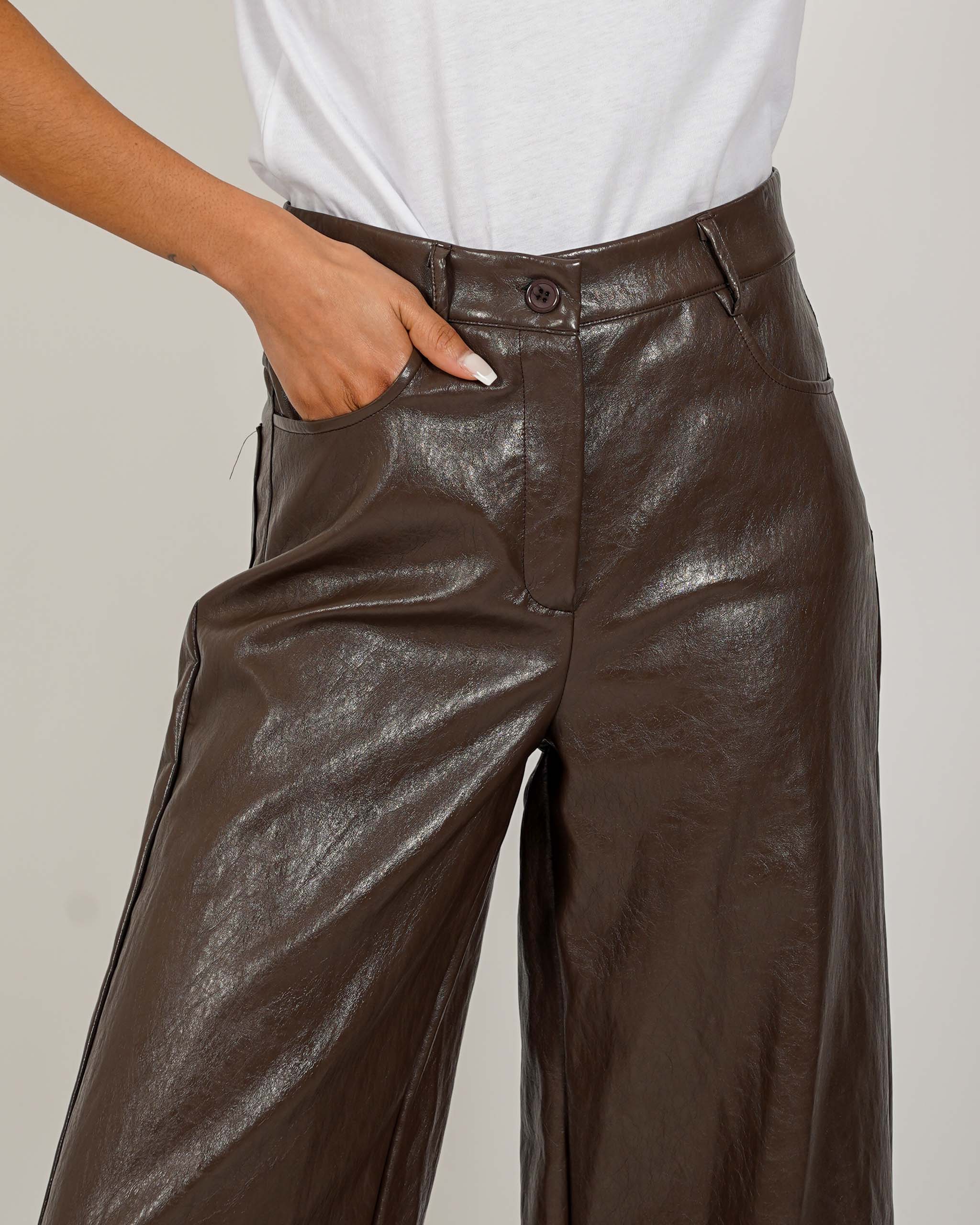 Pantaloni regular fit in ecopelle stropicciata - Monotona