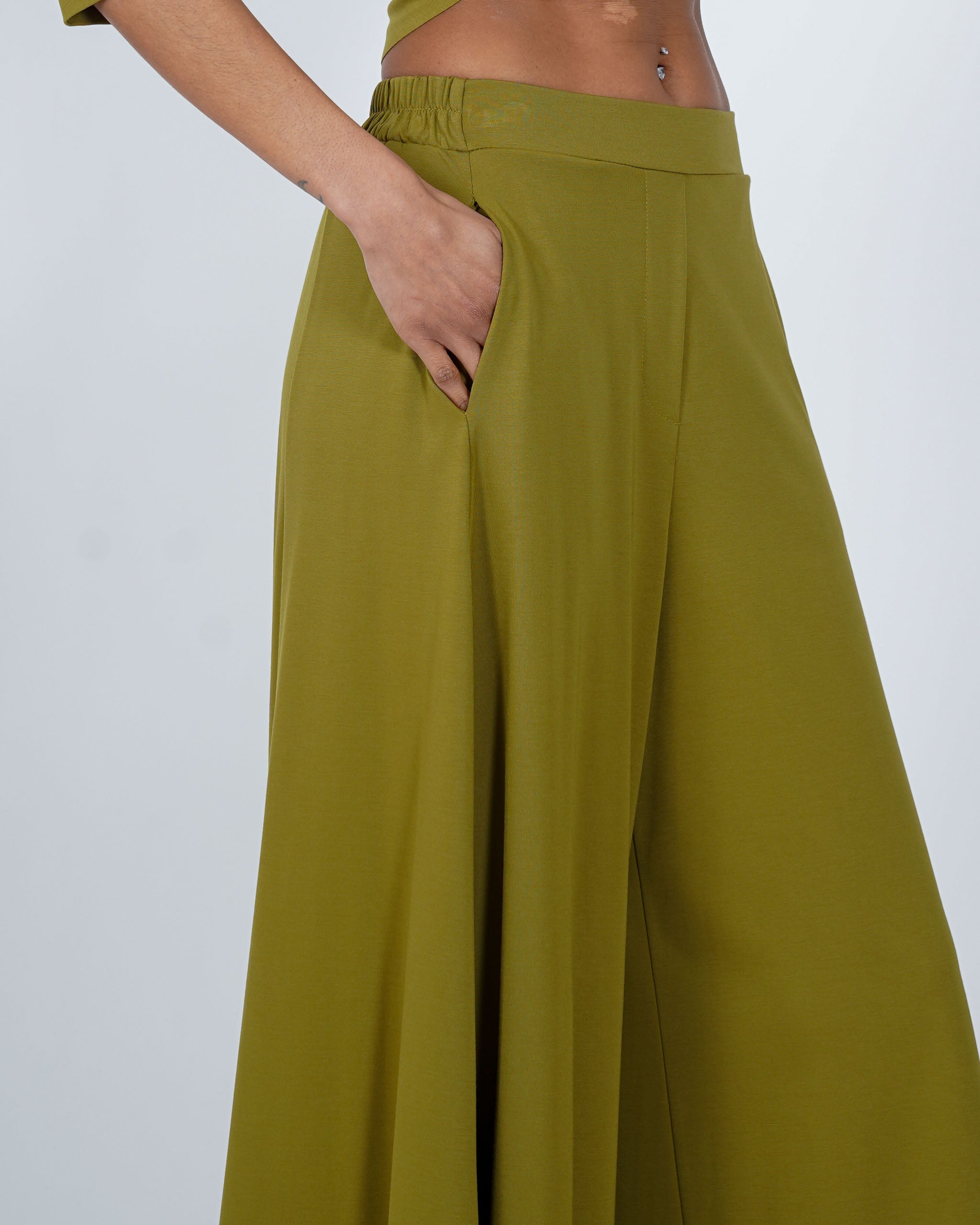 Pantaloni con baschina e gamba larga - Karen