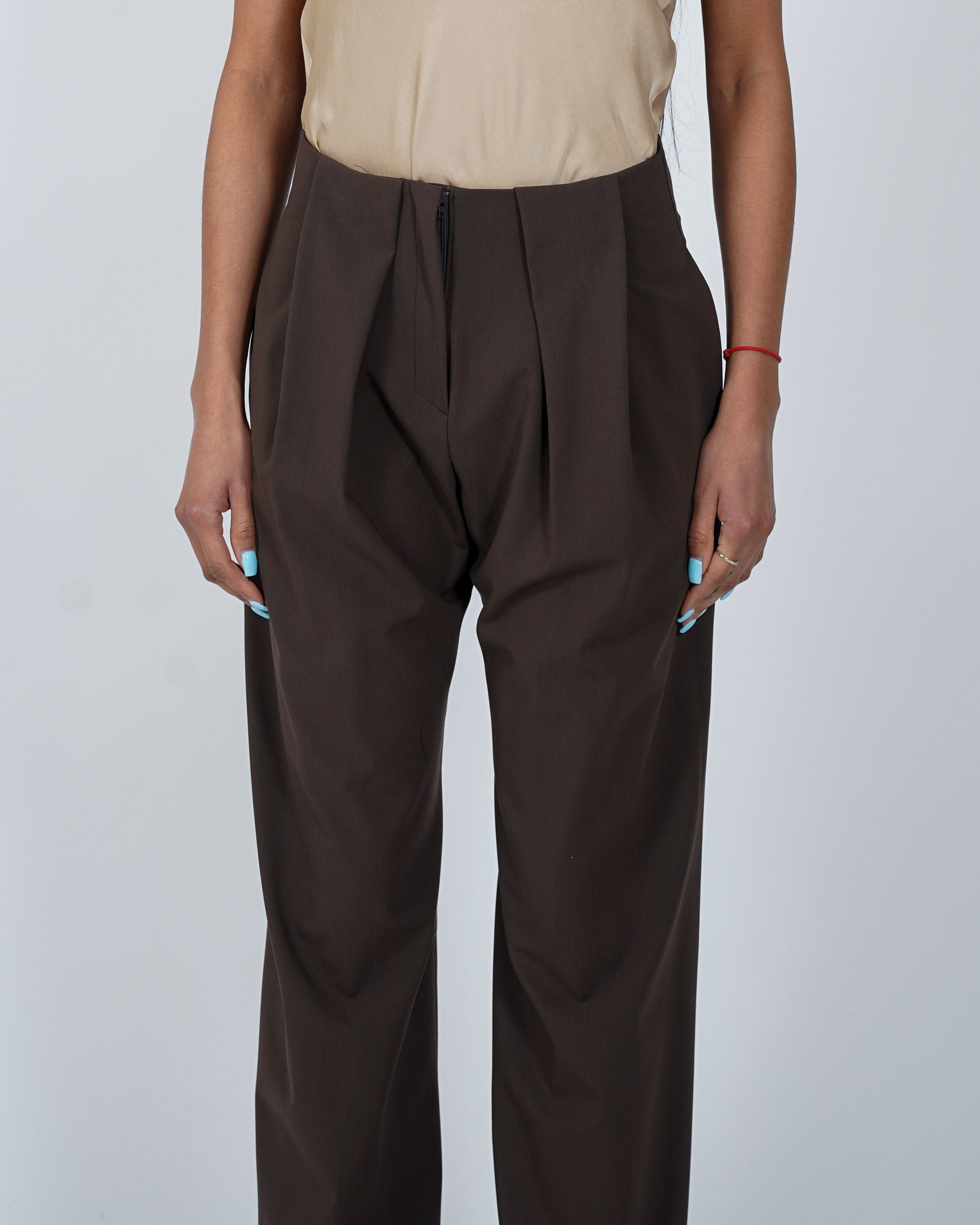 Pantaloni vita alta con pence vestibilità regular in gabardina stretch - Agostina