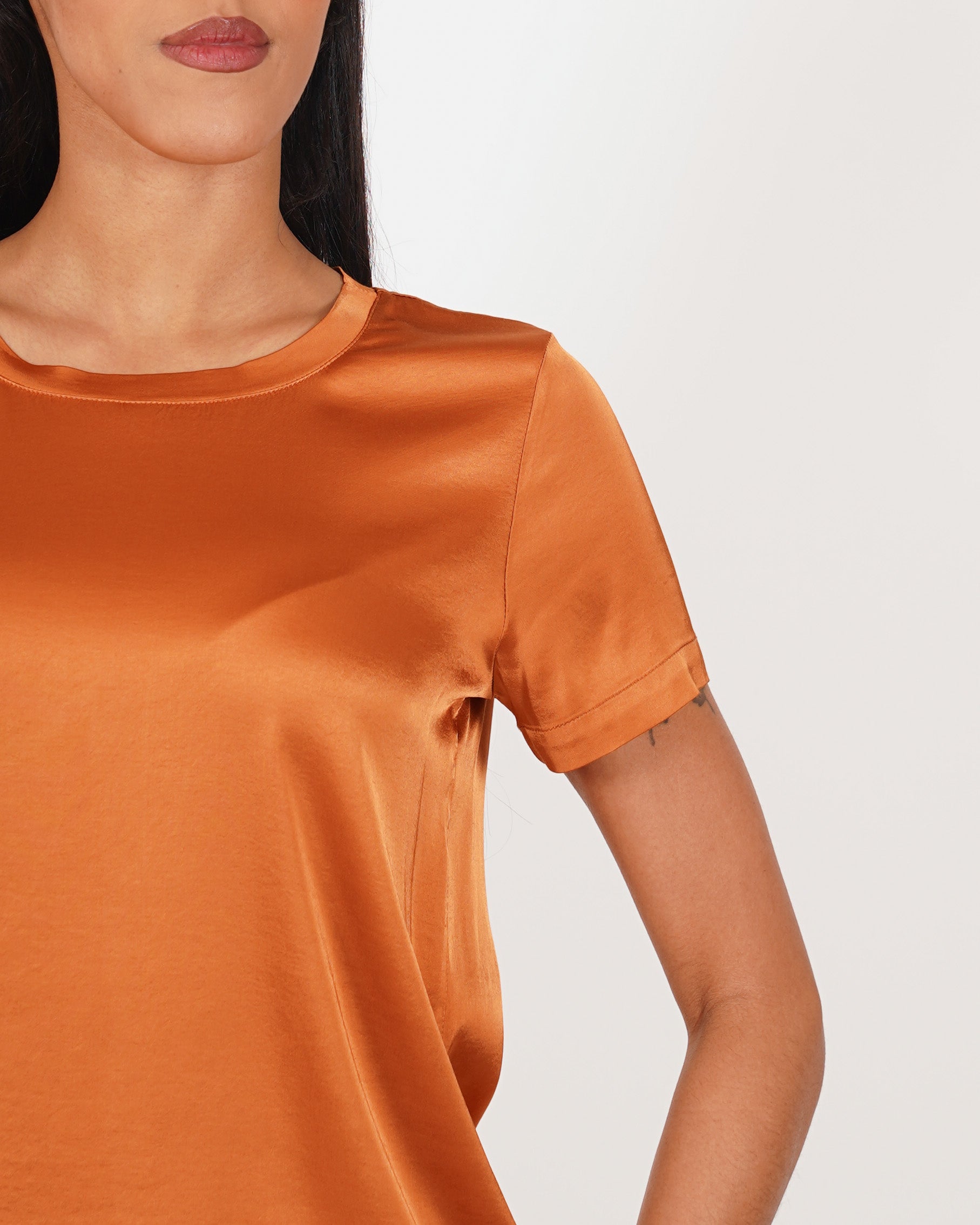 Blusa girocollo mezza manica in raso - Rewill