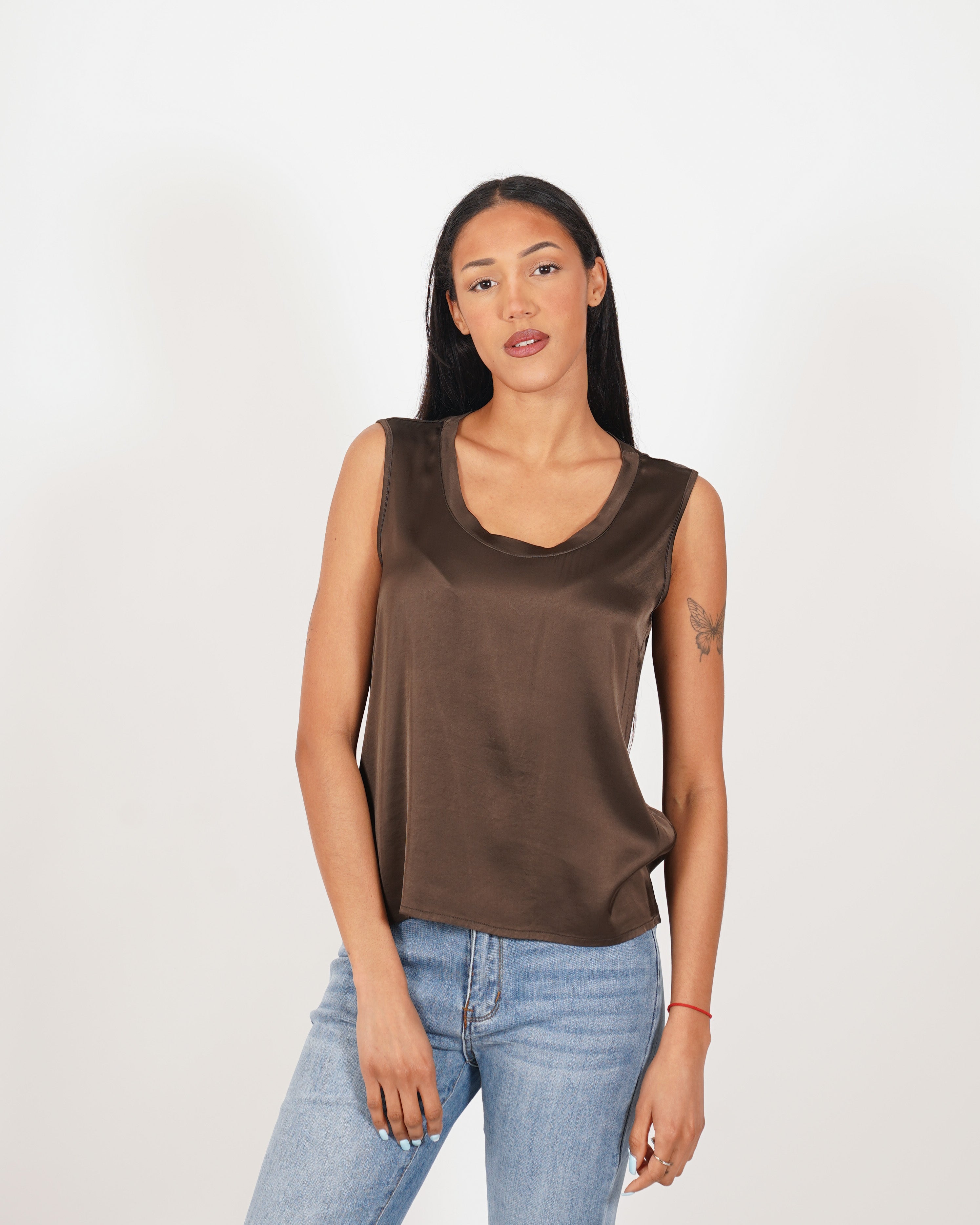 Blusa smanicata girocollo in raso - Giada