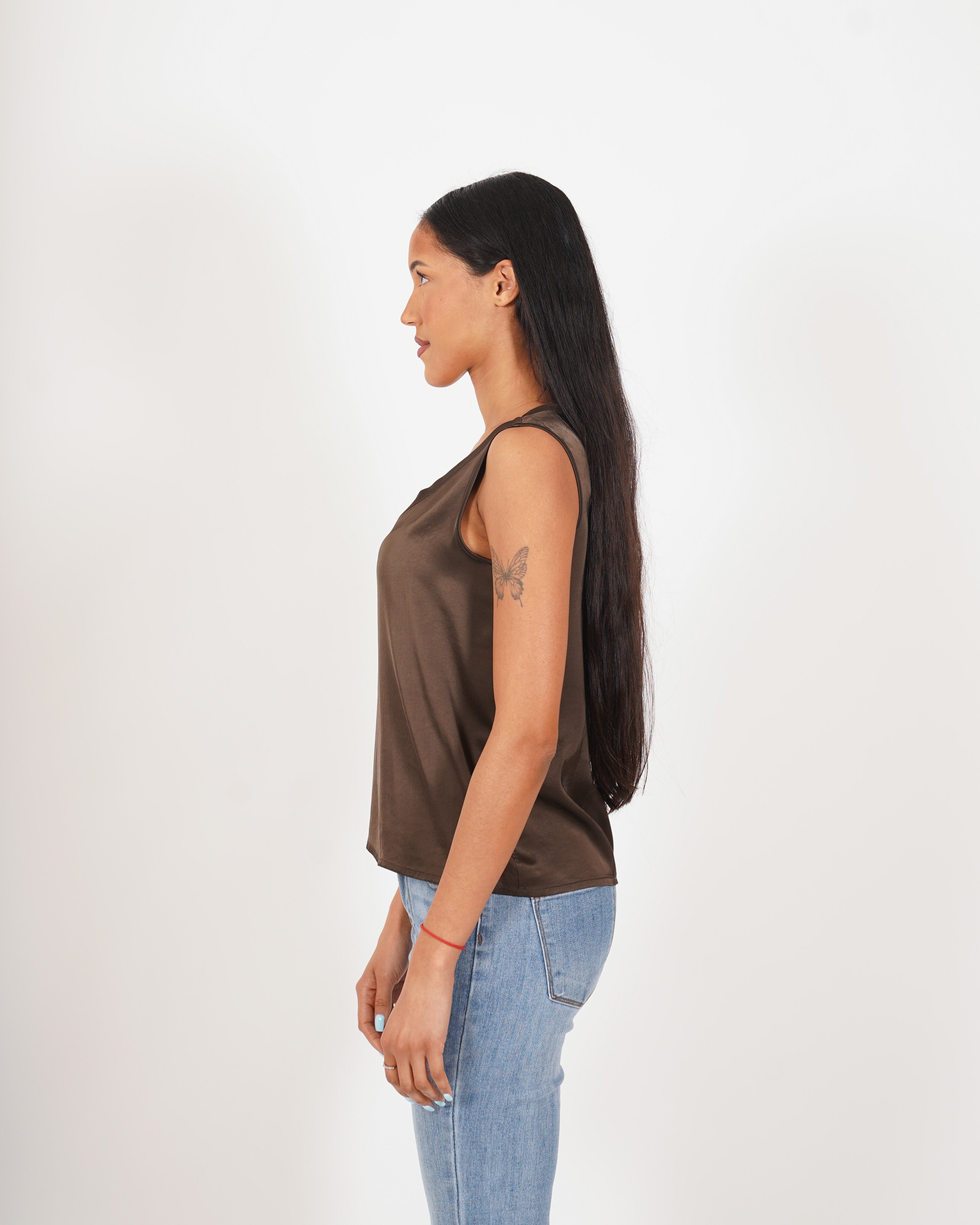 Blusa smanicata girocollo in raso - Giada