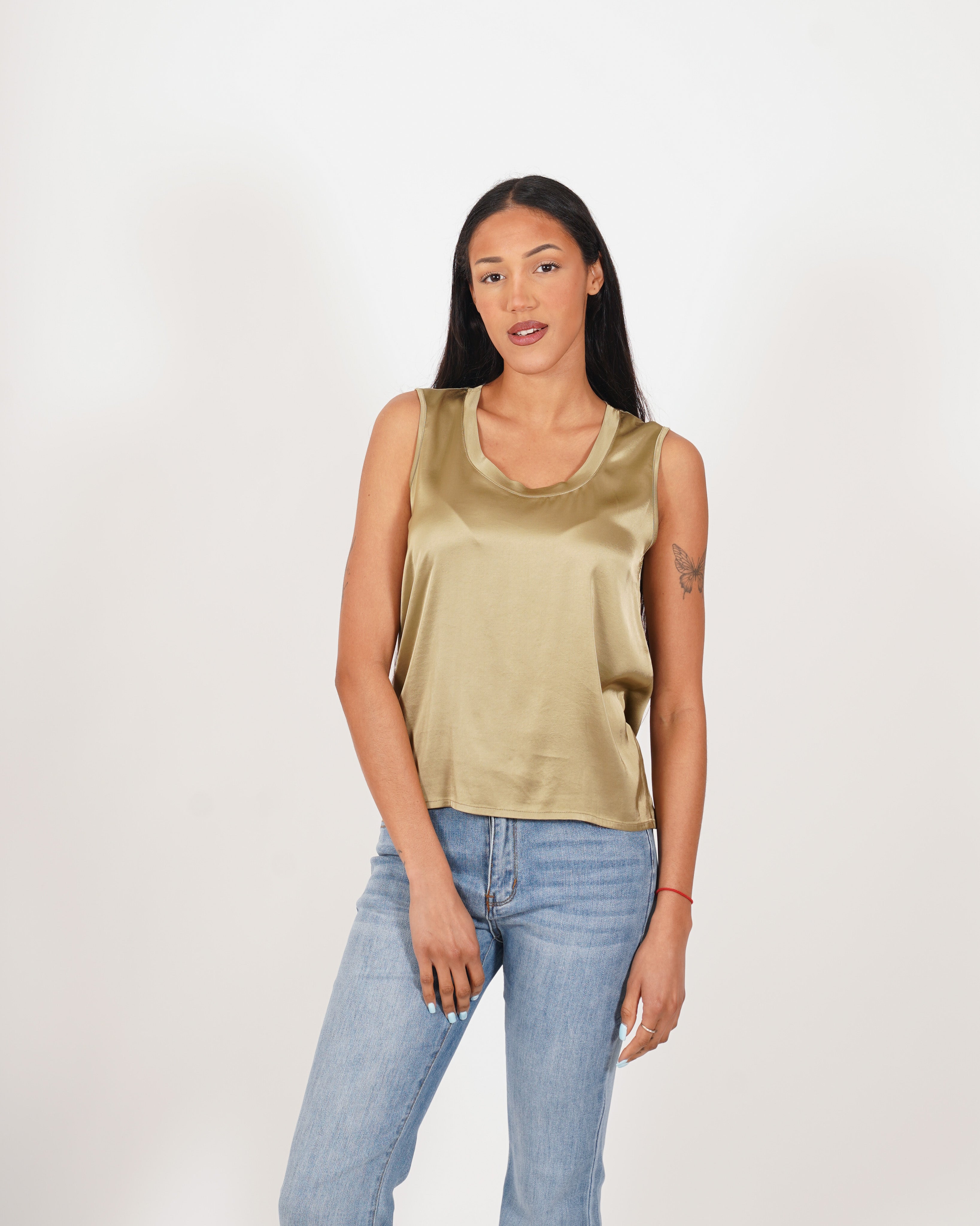 Blusa smanicata girocollo in raso - Giada