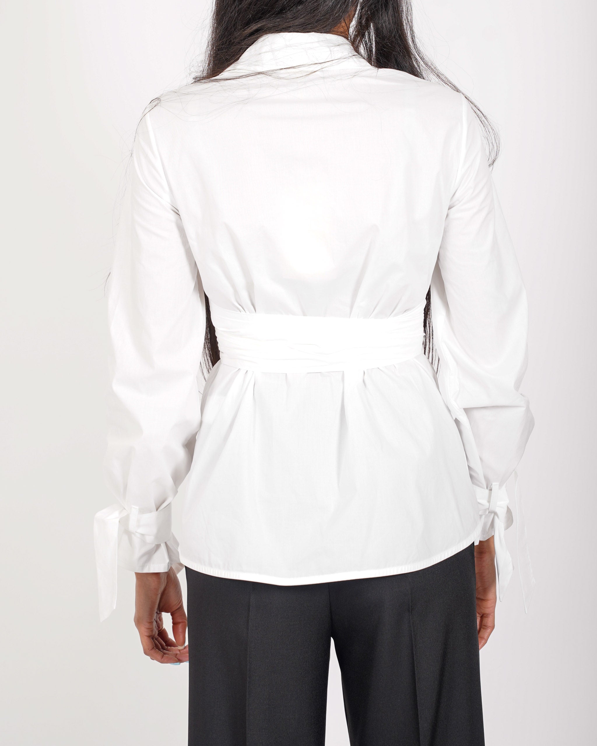 Camicia slim fit con nodo in cotone - Gaudiosa