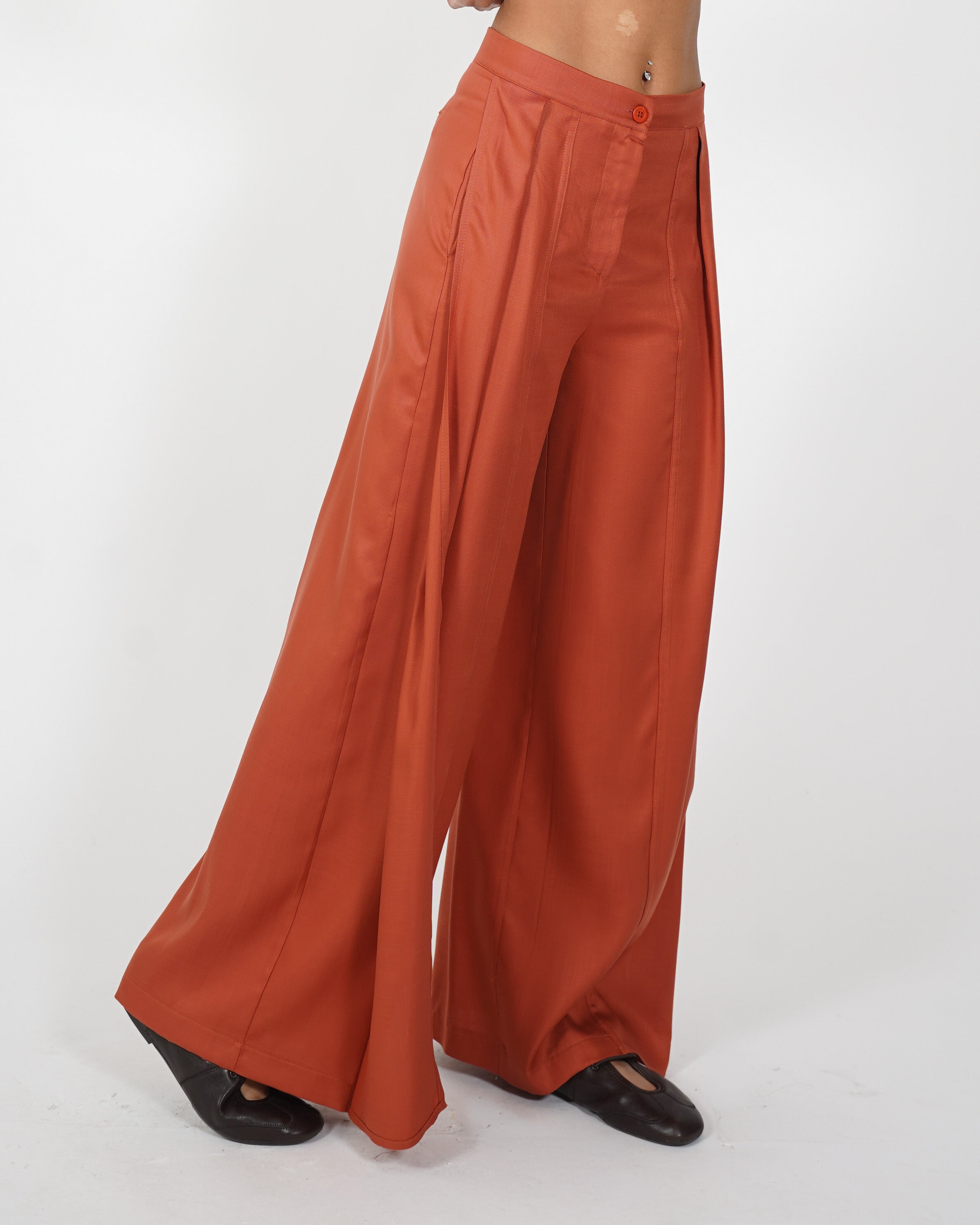 Pantaloni con pence e gamba larga in tessuto lyocell - Laura