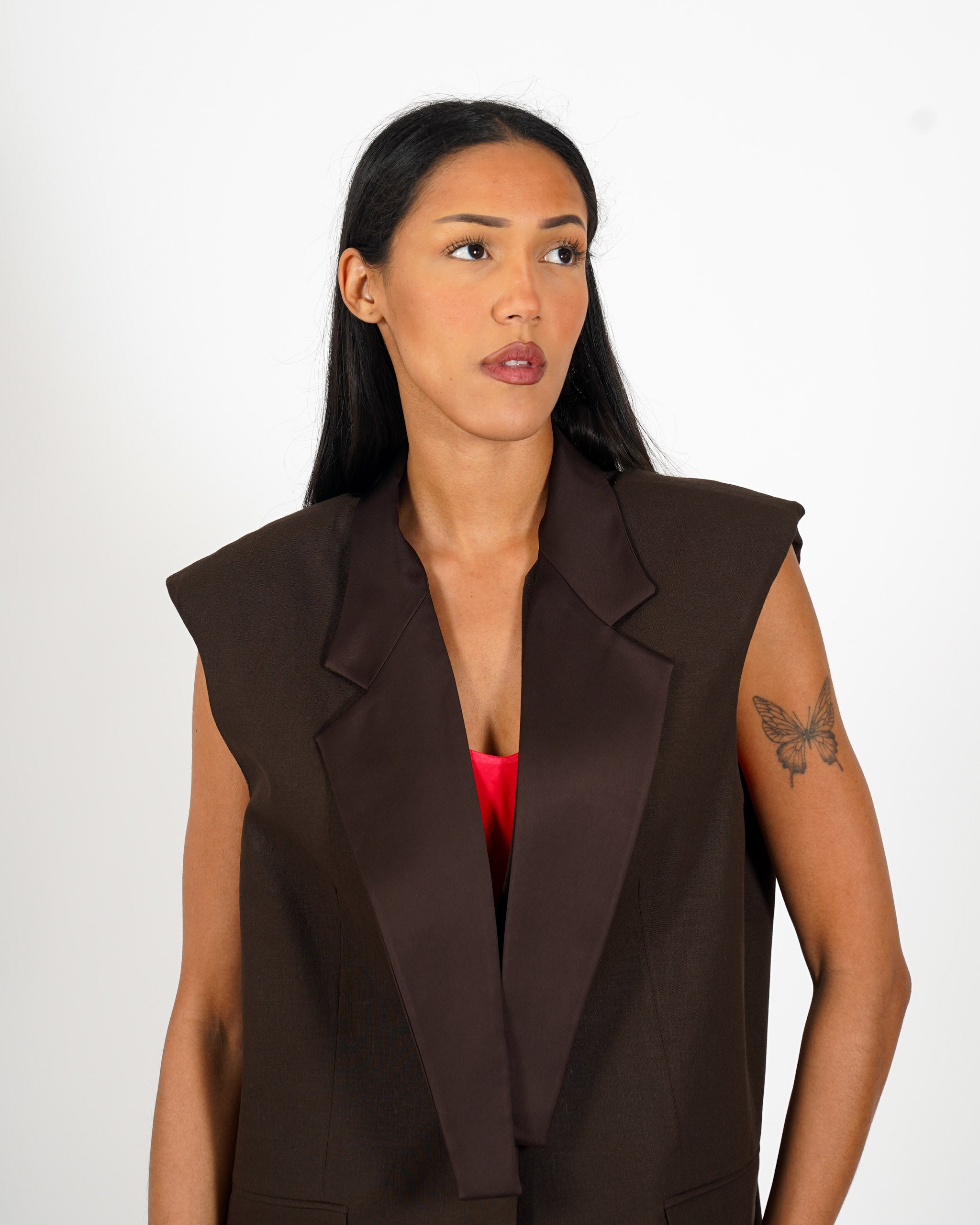 Gilet lungo in lino con revere in raso - Caparbia