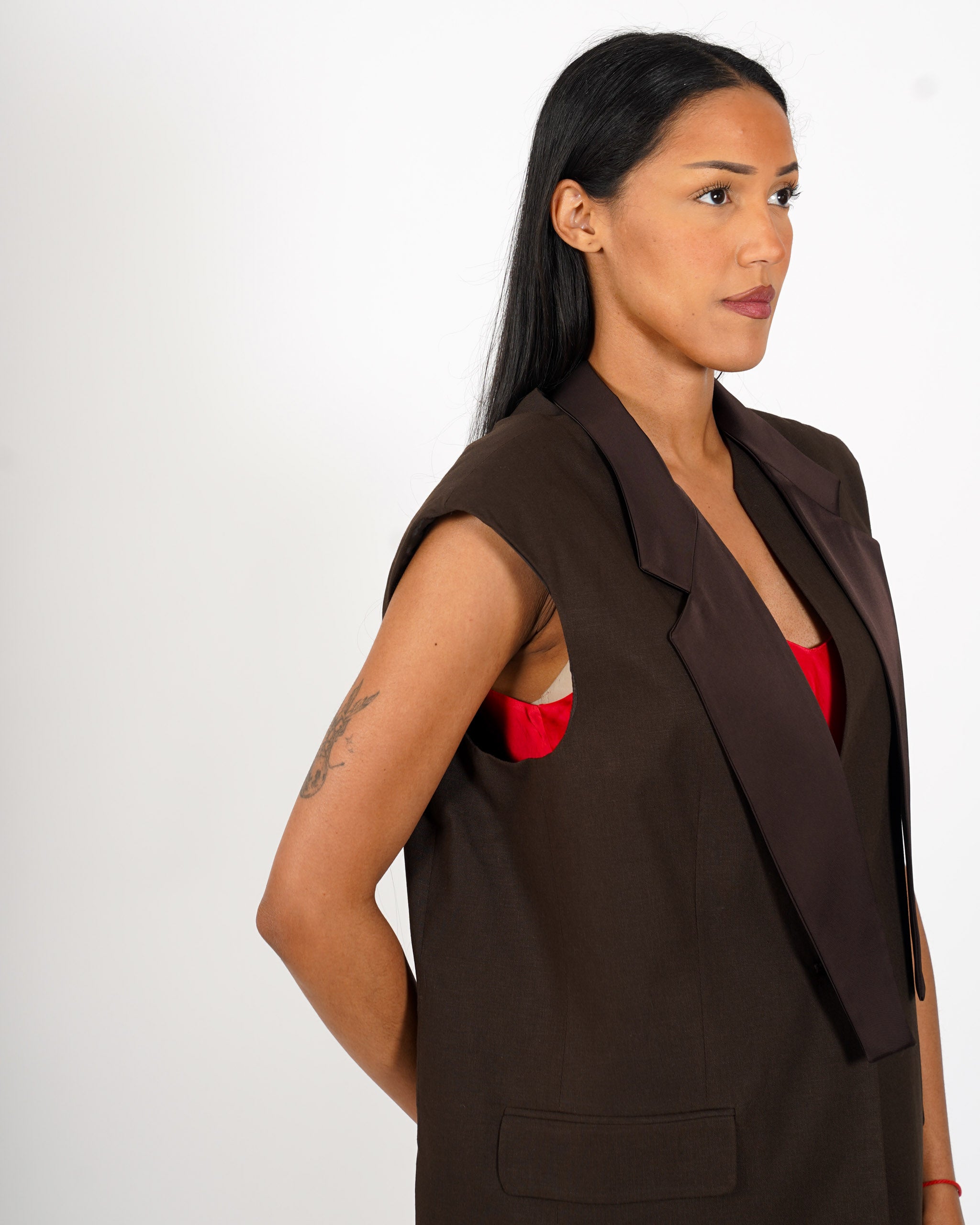 Gilet lungo in lino con revere in raso - Caparbia