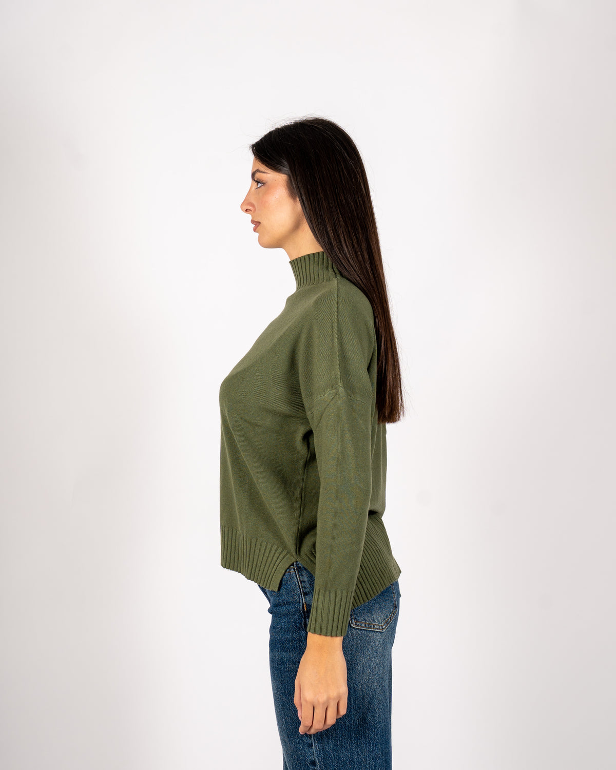 Maglia collo alto con spacchetti sul fondo - Gesso