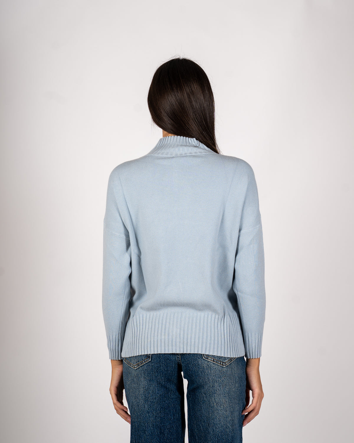 Maglia collo alto con spacchetti sul fondo - Gesso