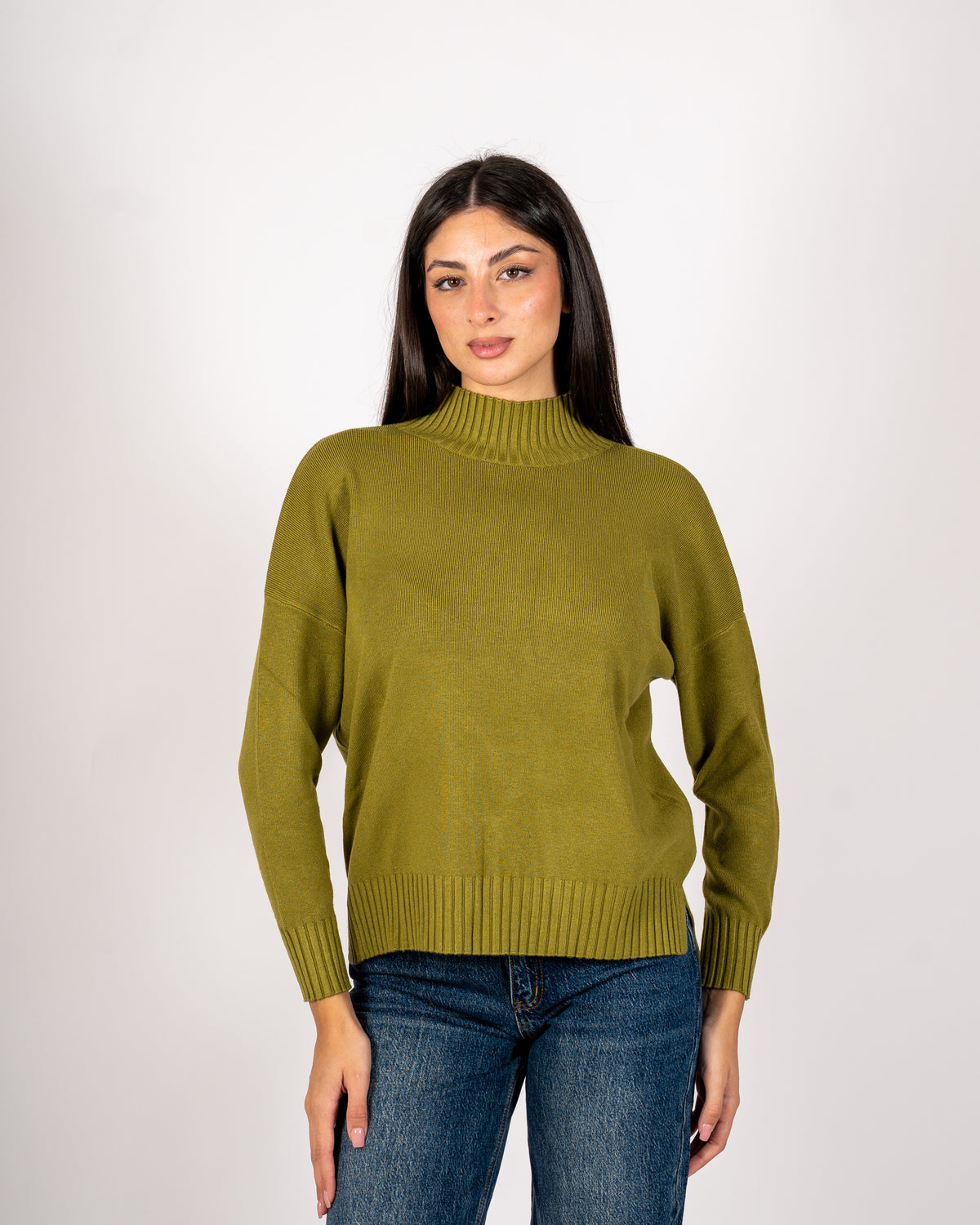 Maglia collo alto con spacchetti sul fondo - Gesso