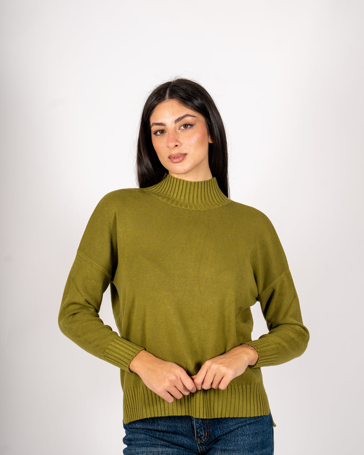 Maglia collo alto con spacchetti sul fondo - Gesso