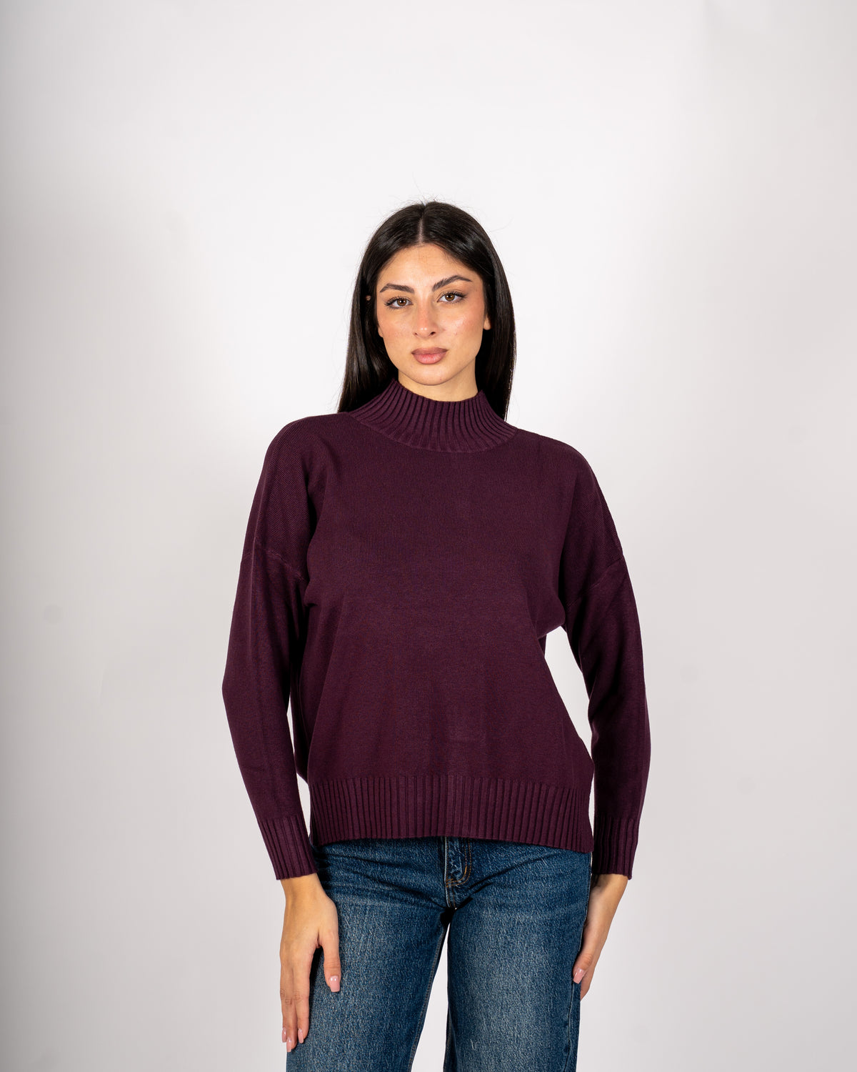 Maglia collo alto con spacchetti sul fondo - Gesso