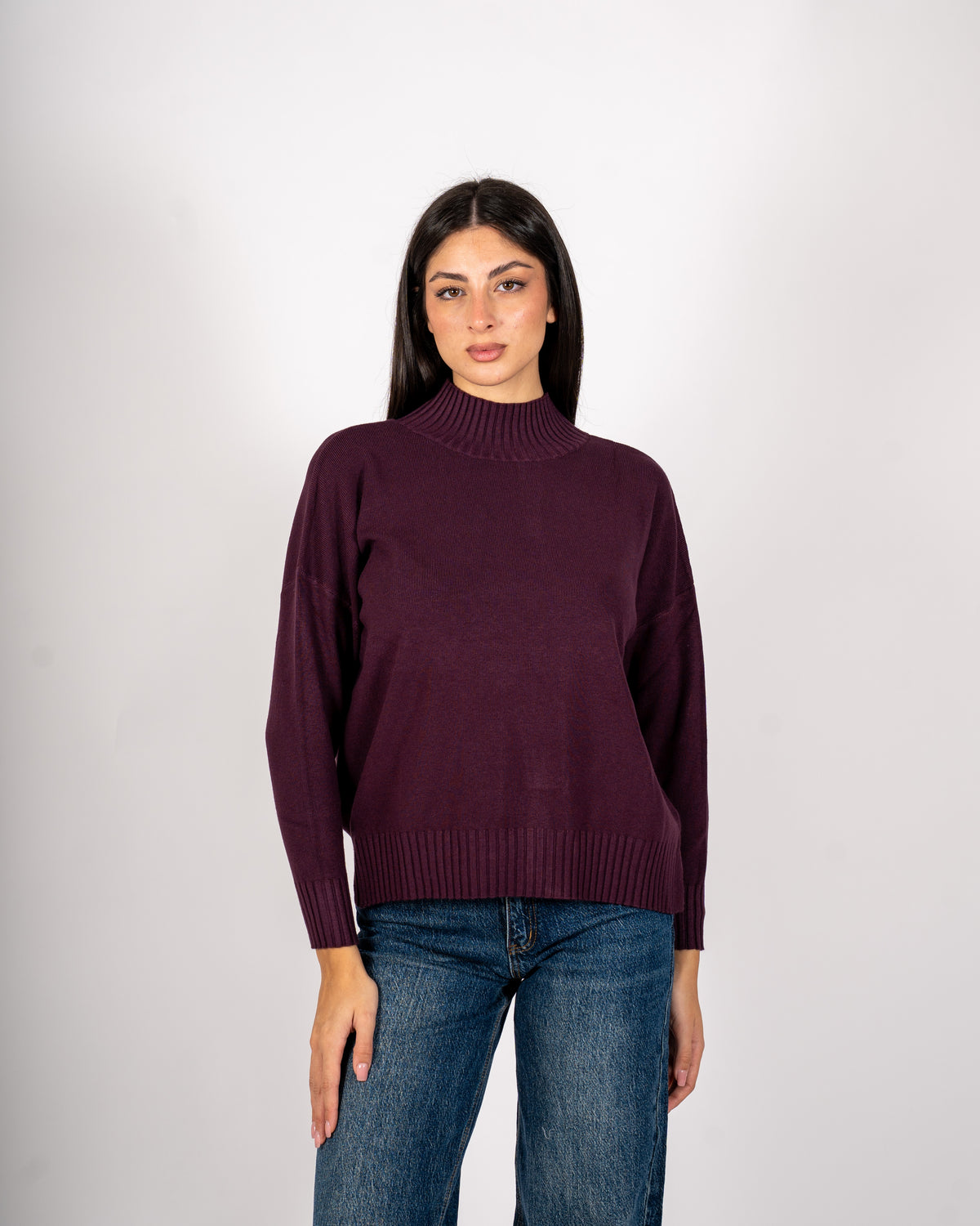 Maglia collo alto con spacchetti sul fondo - Gesso
