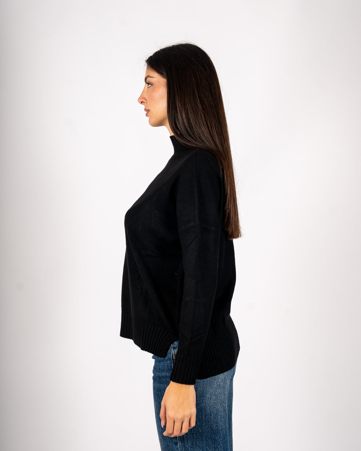 Maglia collo alto con spacchetti sul fondo - Gesso