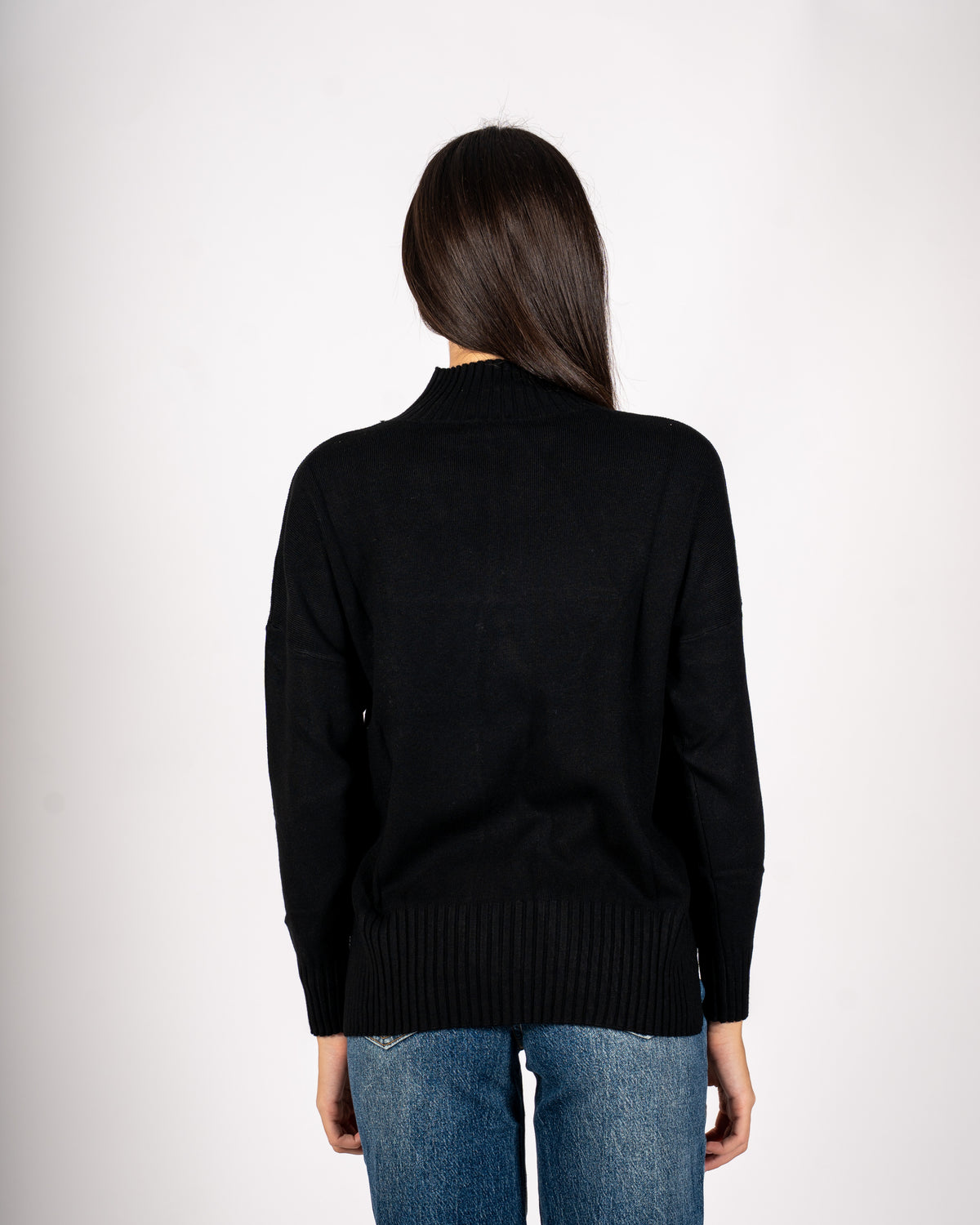 Maglia collo alto con spacchetti sul fondo - Gesso