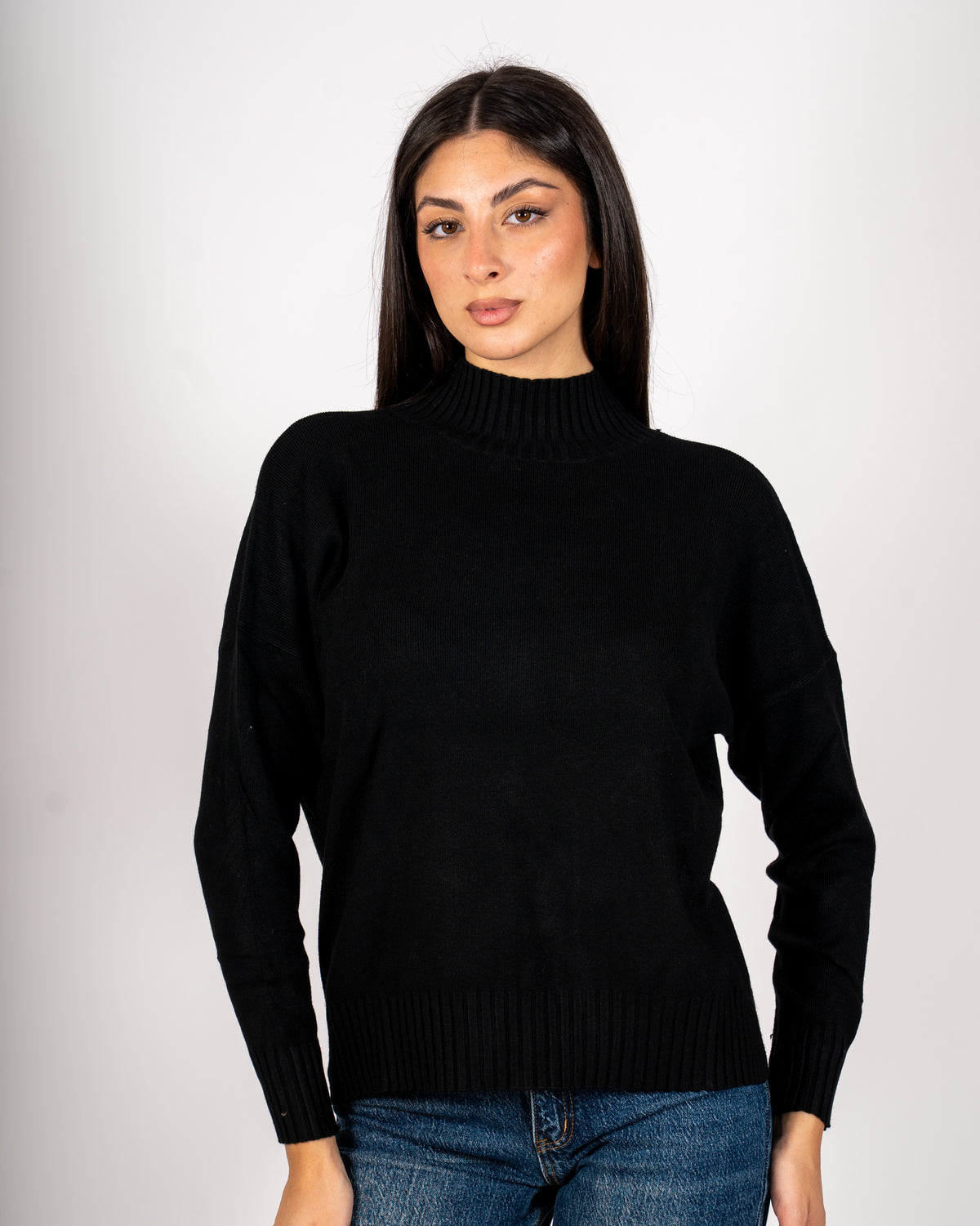 Maglia collo alto con spacchetti sul fondo - Gesso