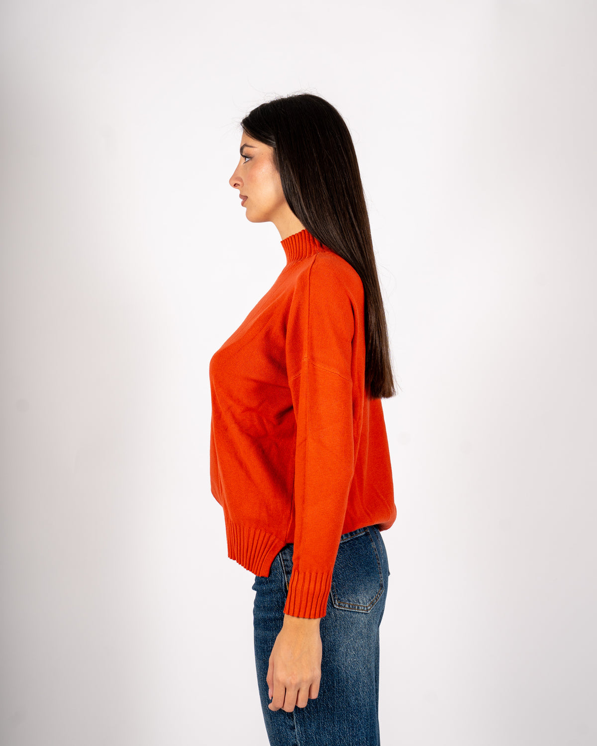 Maglia collo alto con spacchetti sul fondo - Gesso