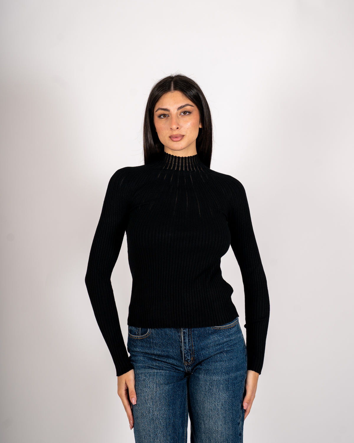 Maglia collo alto in mano viscosa dettaglio in rete - Alvara