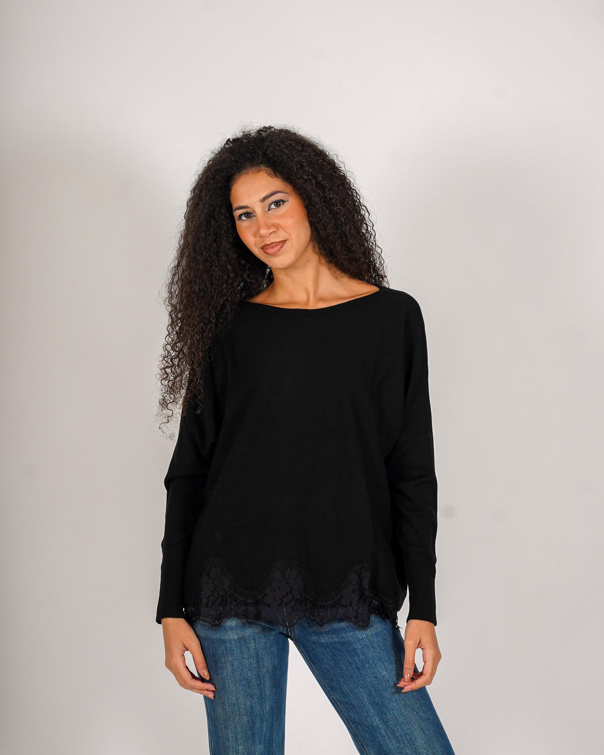 Maglia scollo ampio con fondo in pizzo macramè - Dalmazia
