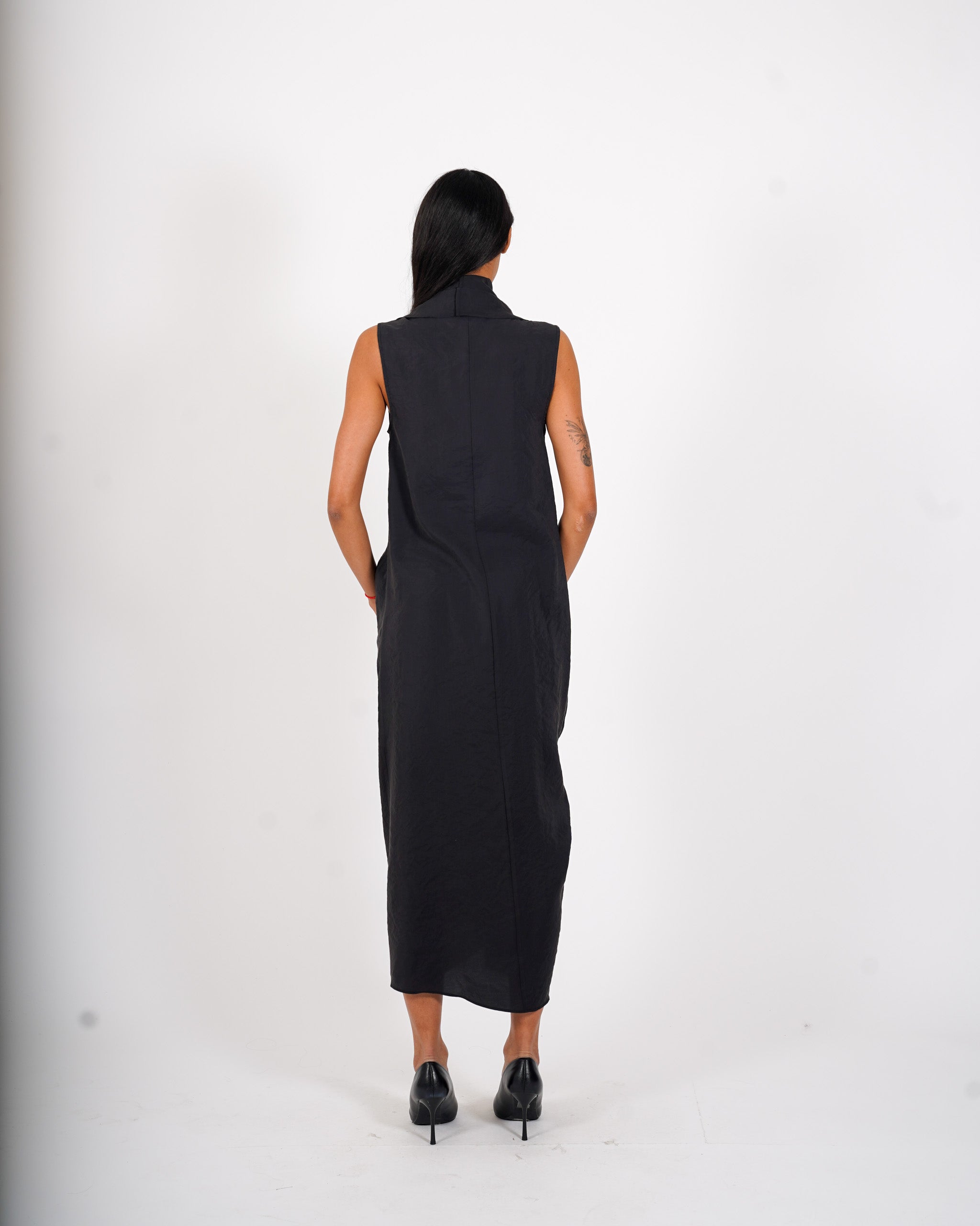 Abito smanicato con rouche frontale - Divina