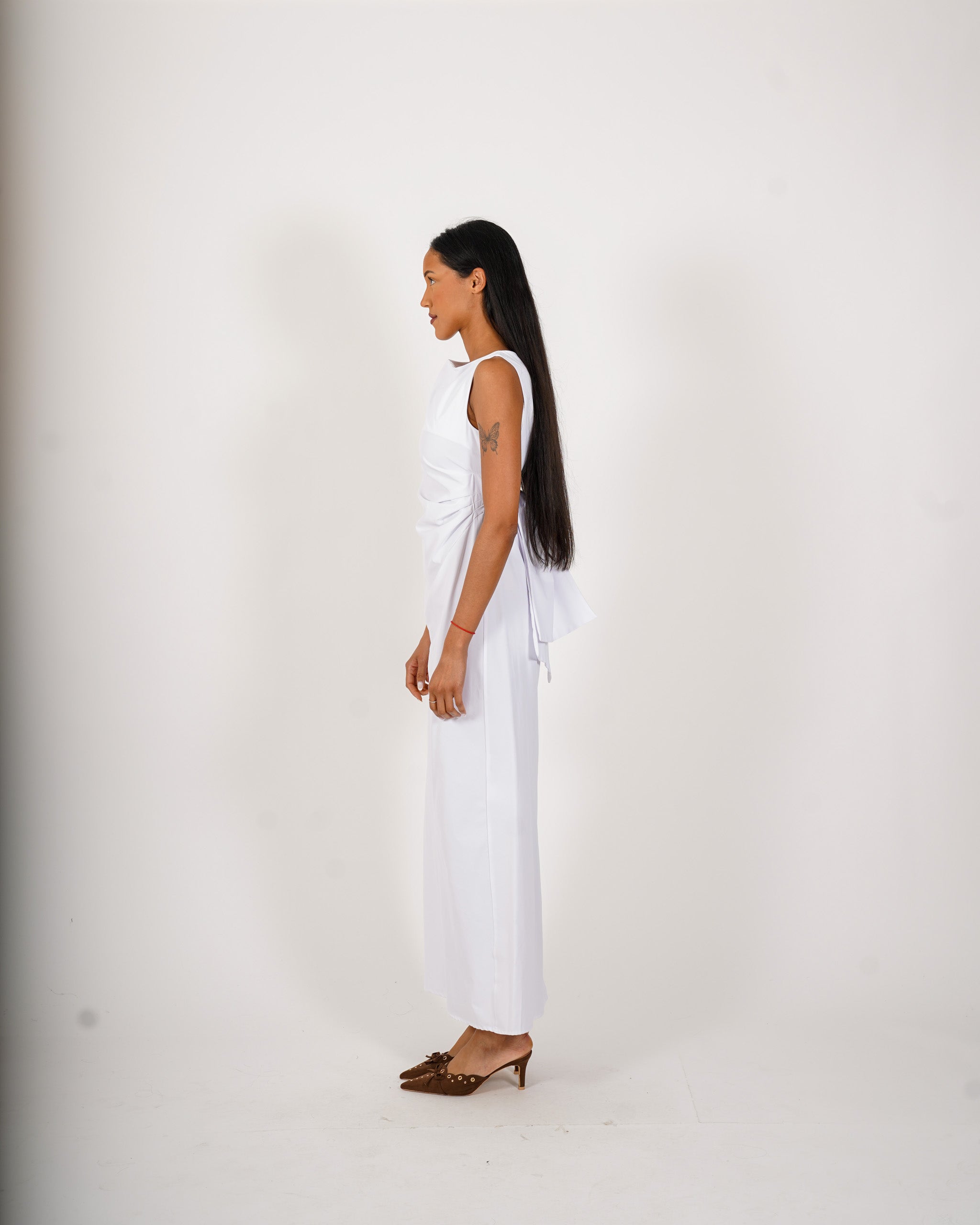 Abito smanicato con fiocco sul vetro - Occulta