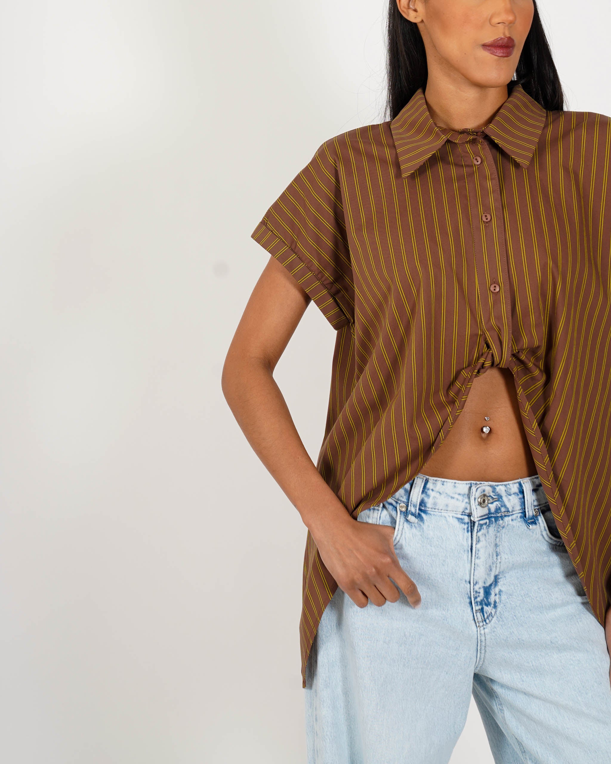 Camicia rigata mezza manica e nodo frontale - Stordita