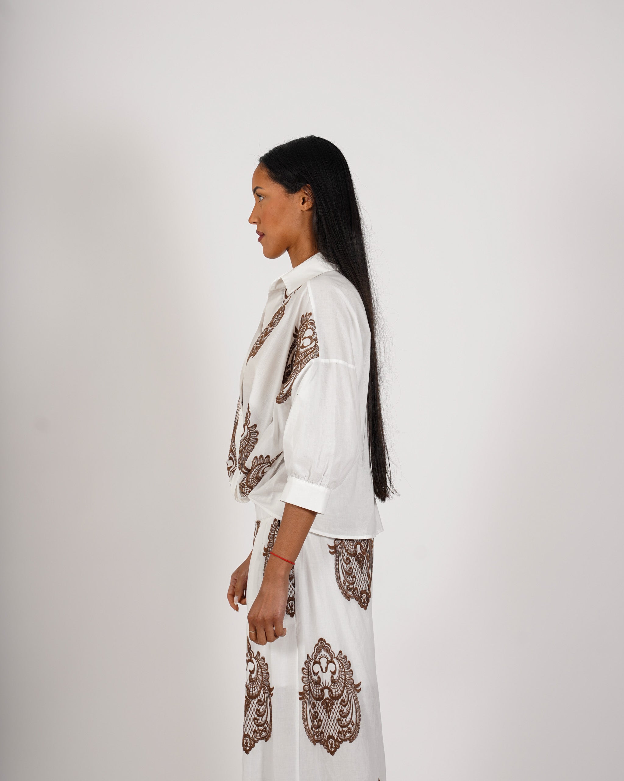 Camicia con nodo e ricamo in cotone - Basita