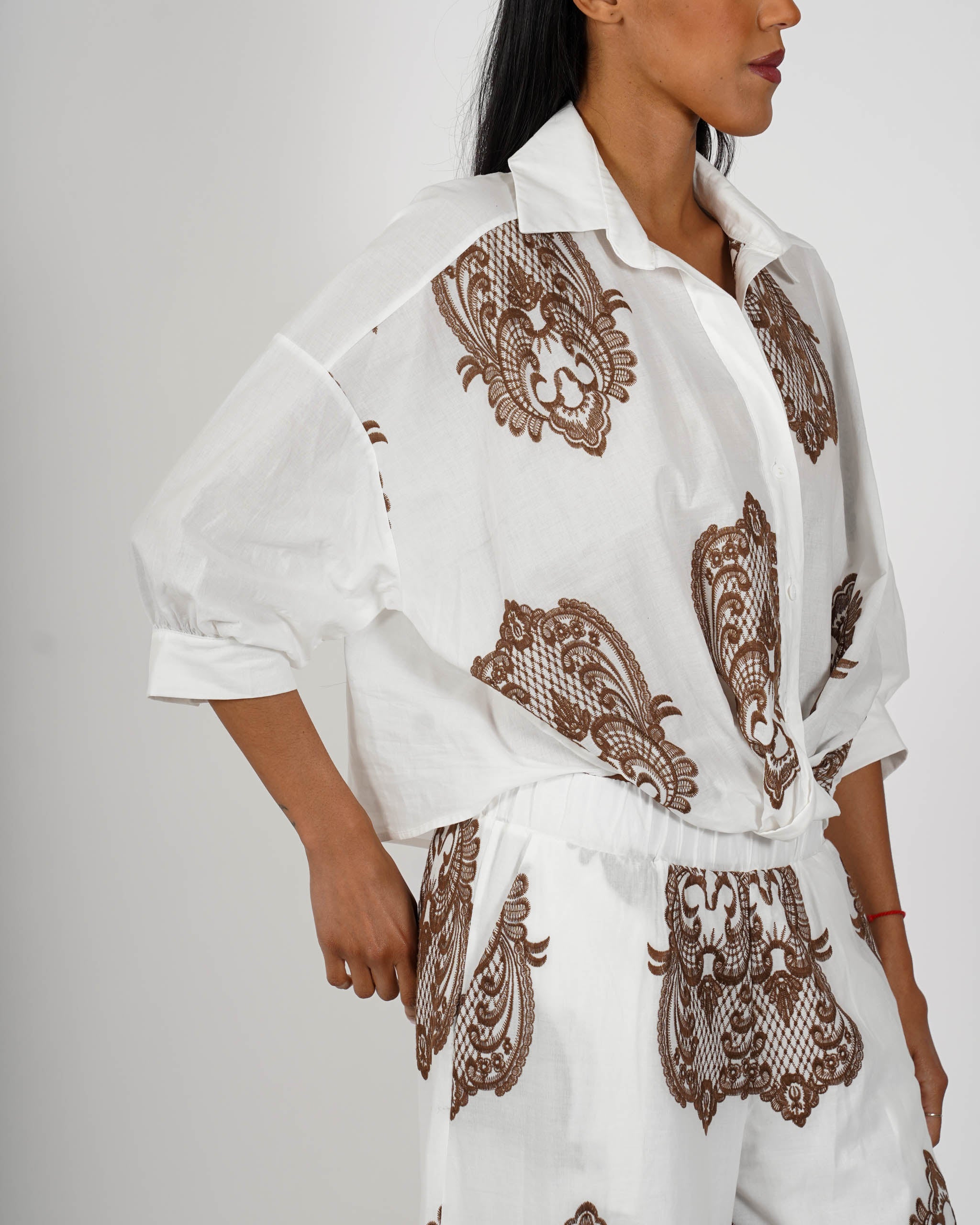 Camicia con nodo e ricamo in cotone - Basita
