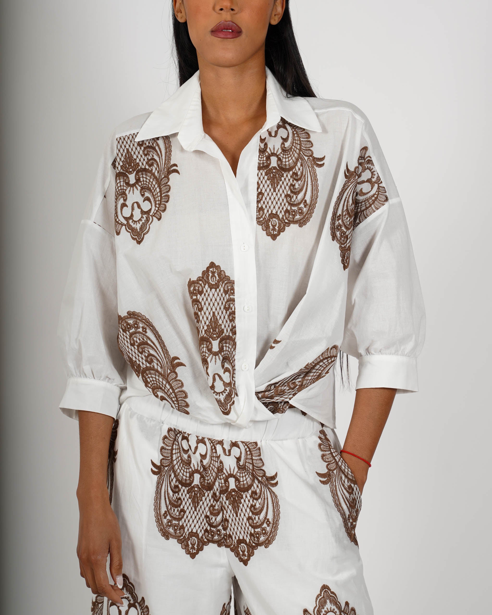Camicia con nodo e ricamo in cotone - Basita