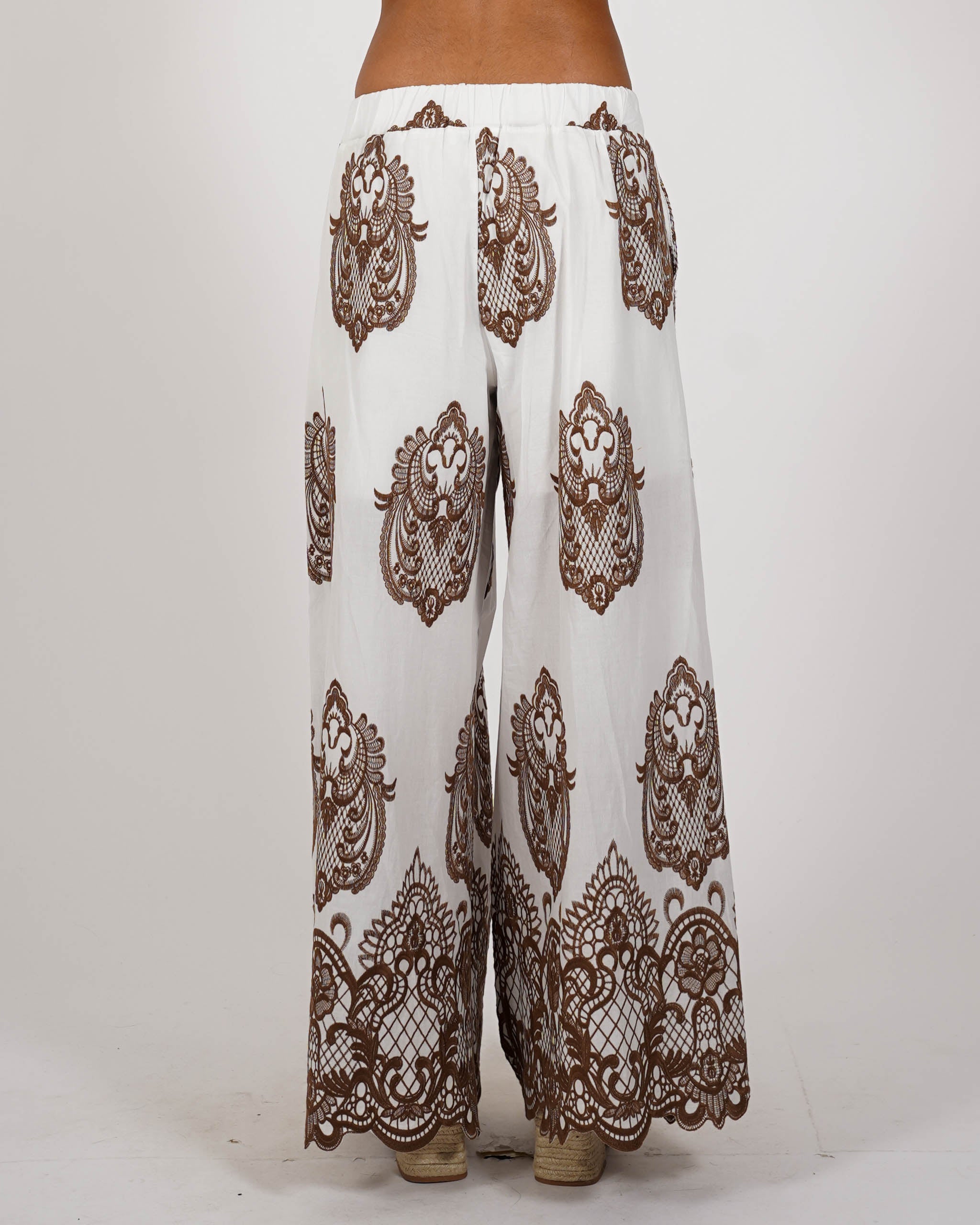 Pantaloni con baschina e gamba larga con ricamo - Calorosa