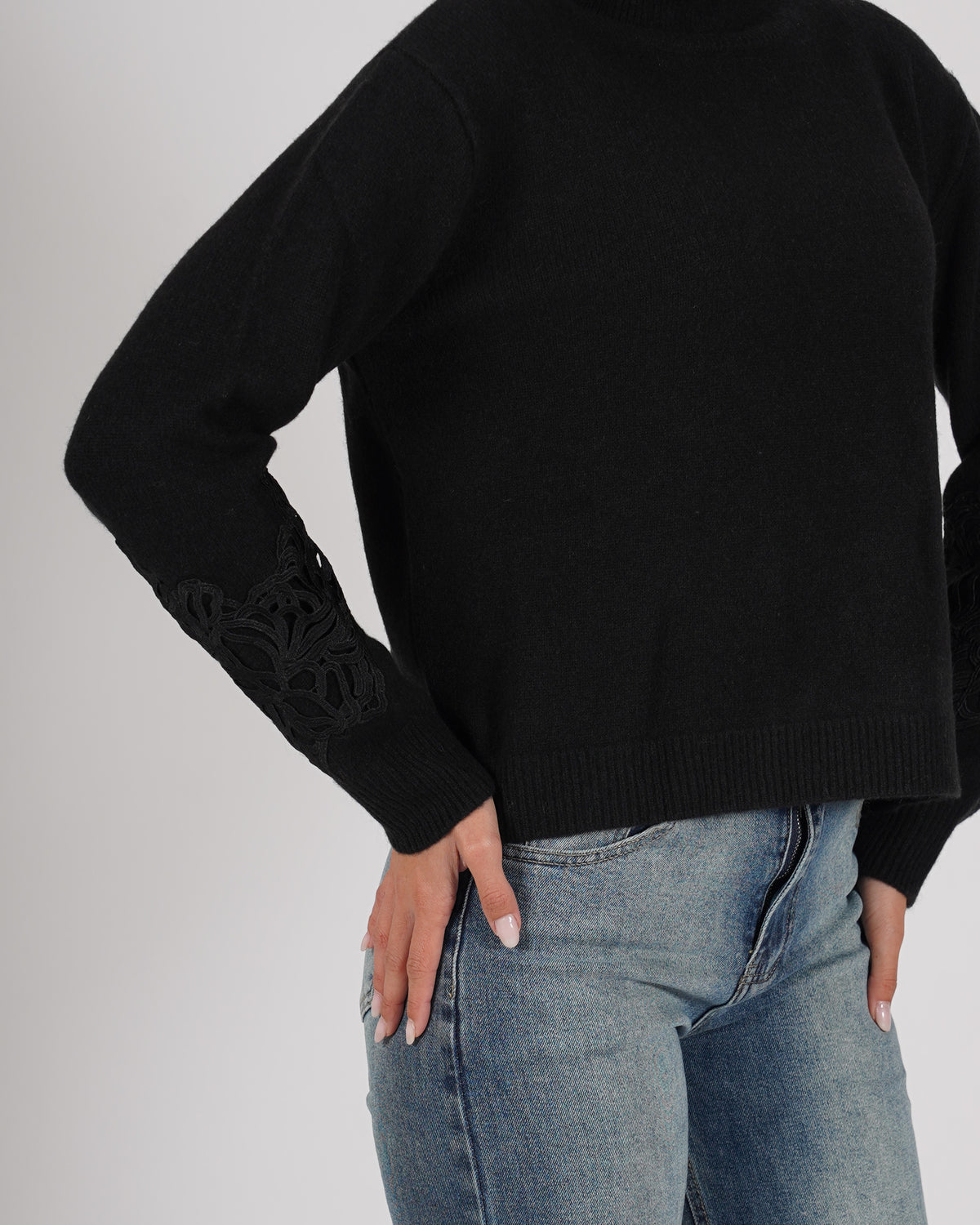 Maglia collo alto con ricamo in lana - Rasiglia
