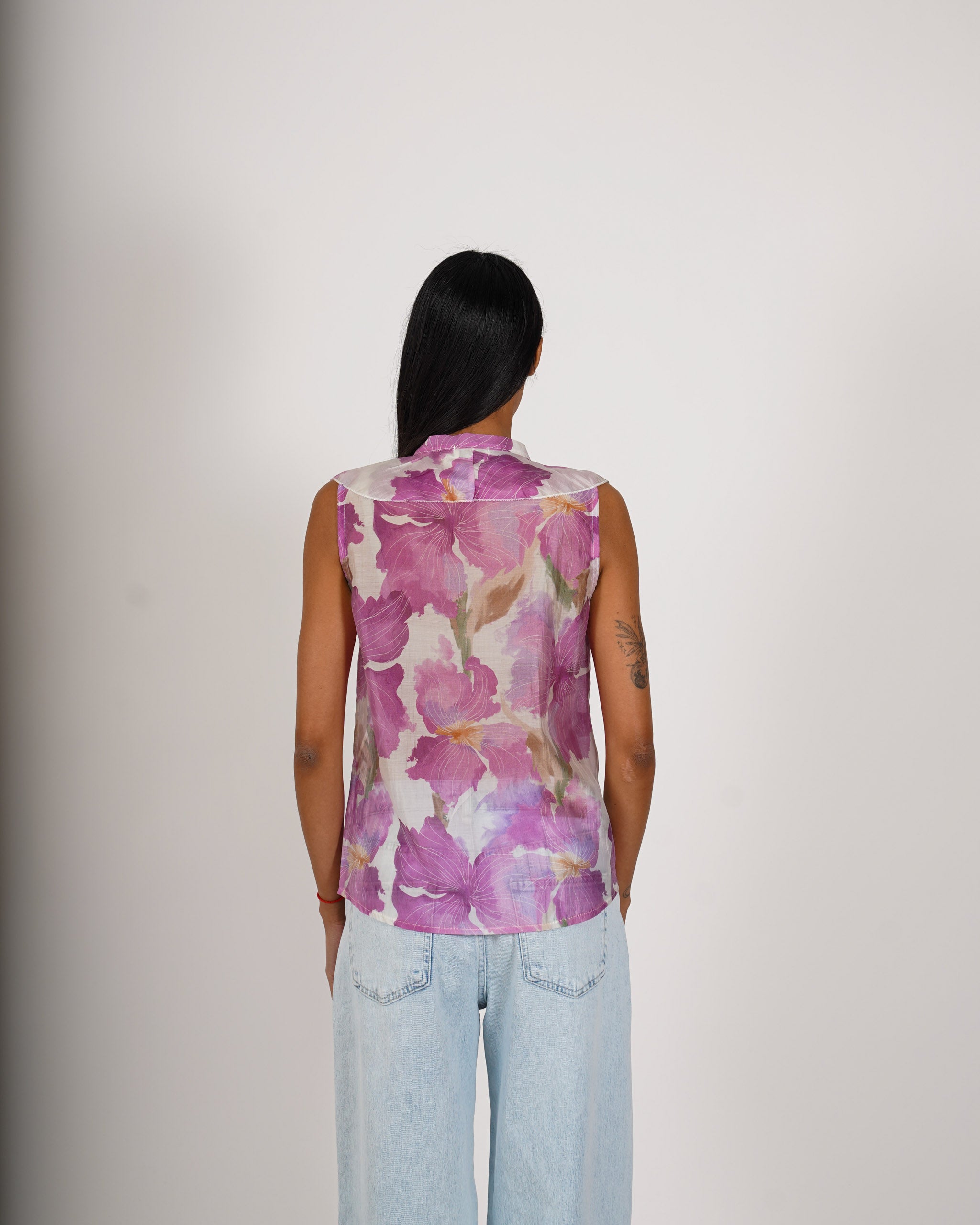 Blusa smanicata stampata con rouche frontale - Priscilla
