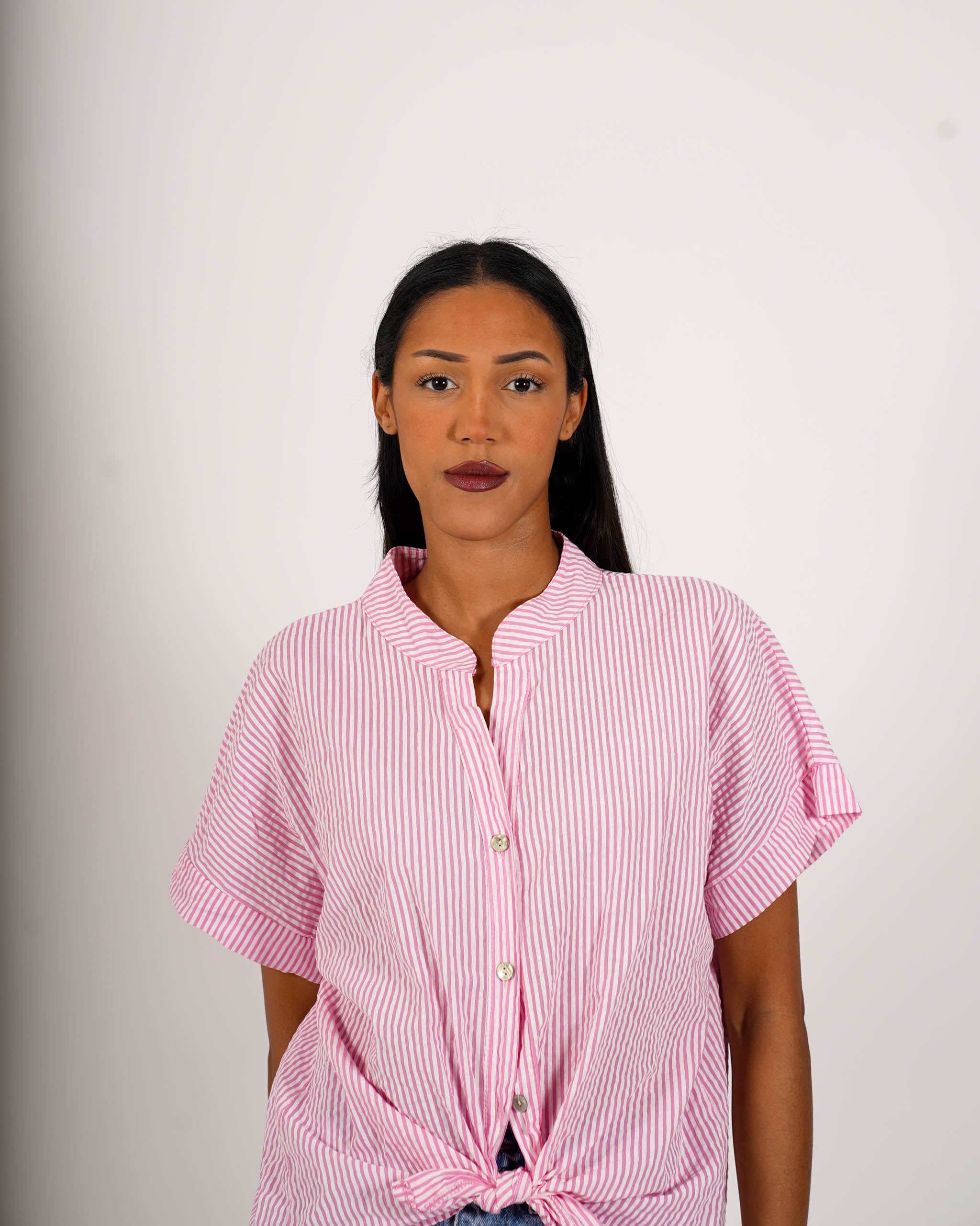 Camicia rigata mezza manica e nodo frontale - Adriana
